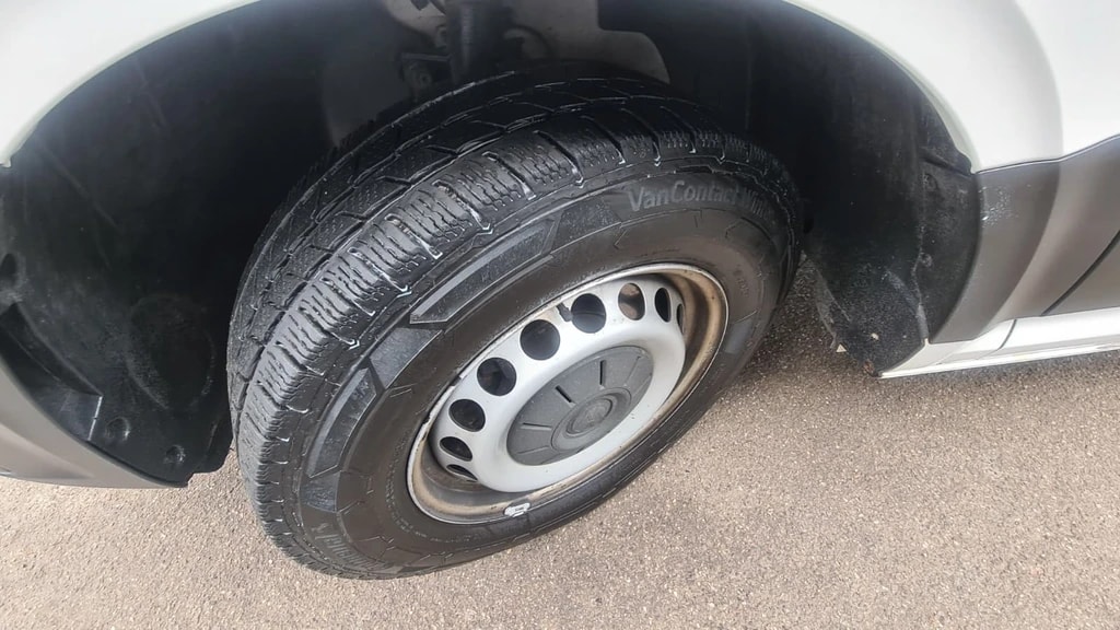 VW Crafter 35 2.0 TDI Hebebuhne Champion L4 ** 3-Plätzer ** RF-Kamera ** Klimaanlage ** Mit Hebebühne ** Ab MFK ** Nutz-700kg **-image-15