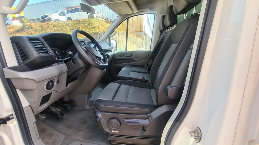 VW Crafter 35 2.0 TDI Hebebuhne Champion L4 ** 3-Plätzer ** RF-Kamera ** Klimaanlage ** Mit Hebebühne ** Ab MFK ** Nutz-700kg **-image-13
