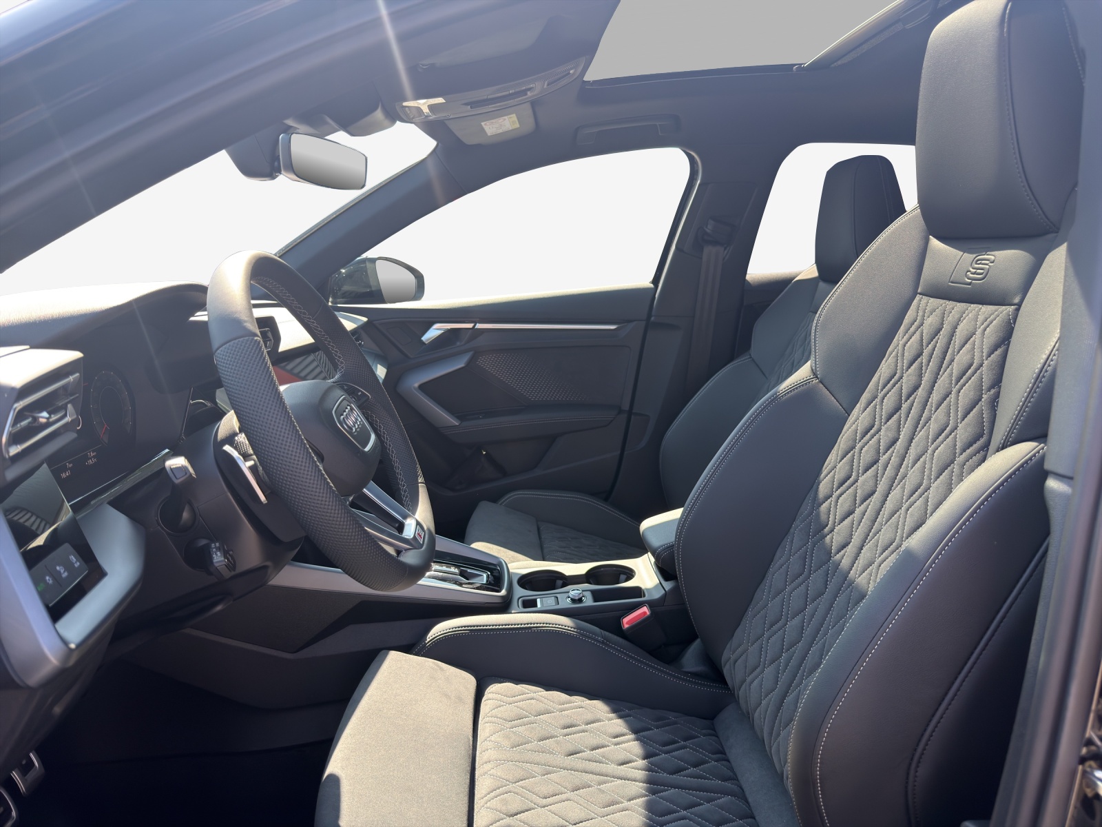 AUDI A3 Sportback TFSI 110 kW S line S tronic-image-10