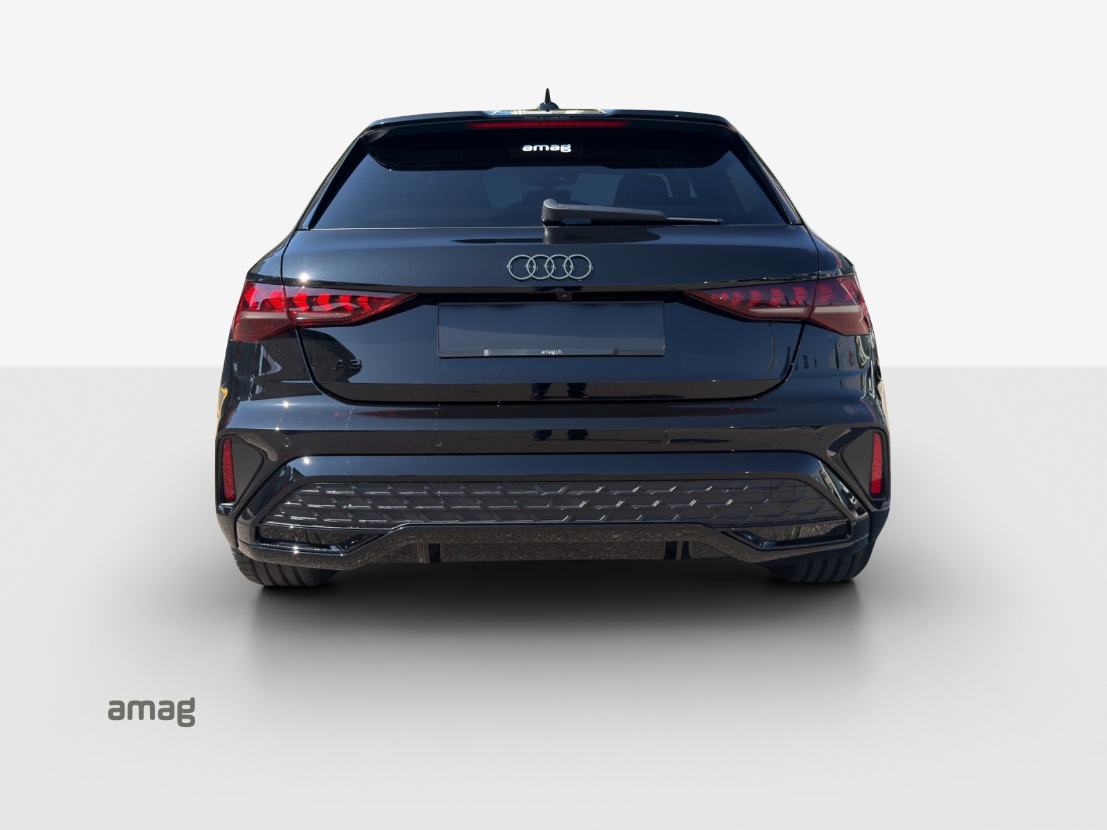 AUDI A3 Sportback TFSI 110 kW S line S tronic-image-4