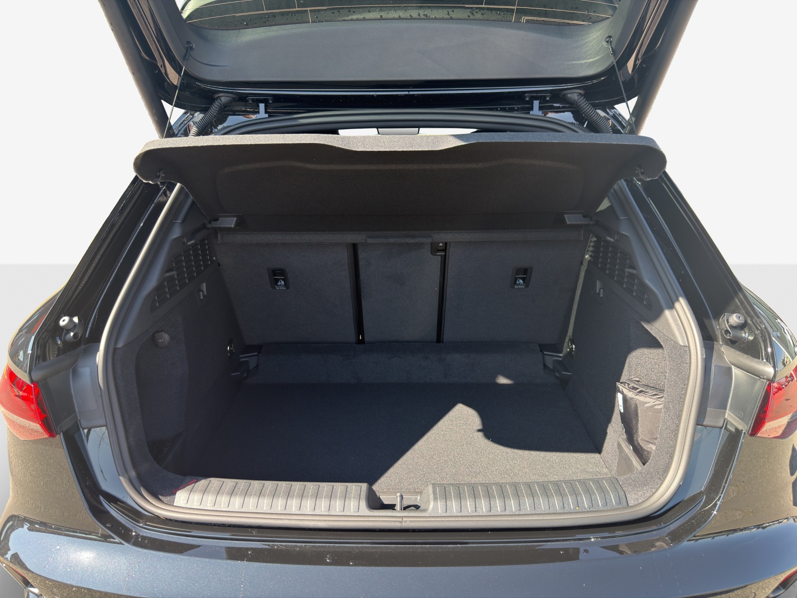 AUDI A3 Sportback TFSI 110 kW S line S tronic-image-5
