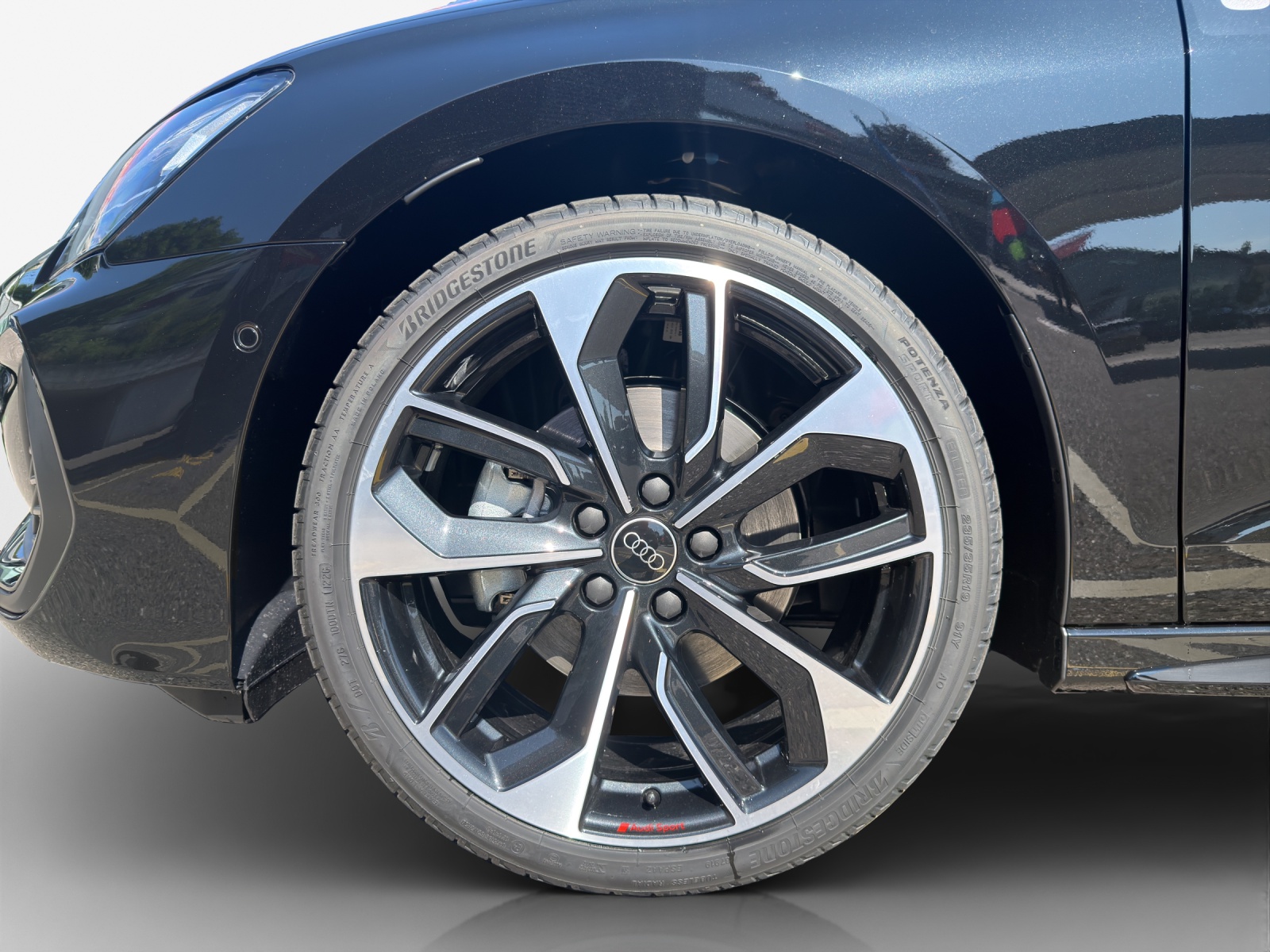 AUDI A3 Sportback TFSI 110 kW S line S tronic-image-2