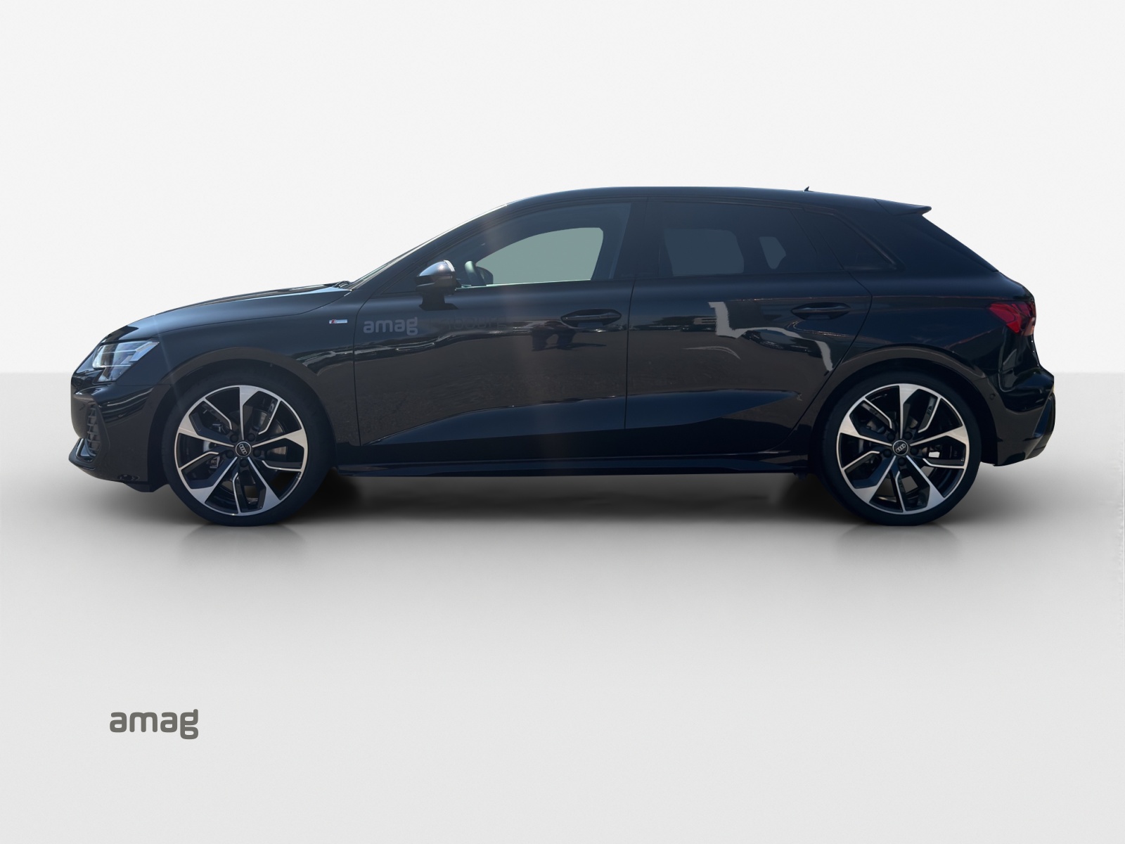 AUDI A3 Sportback TFSI 110 kW S line S tronic-image-1