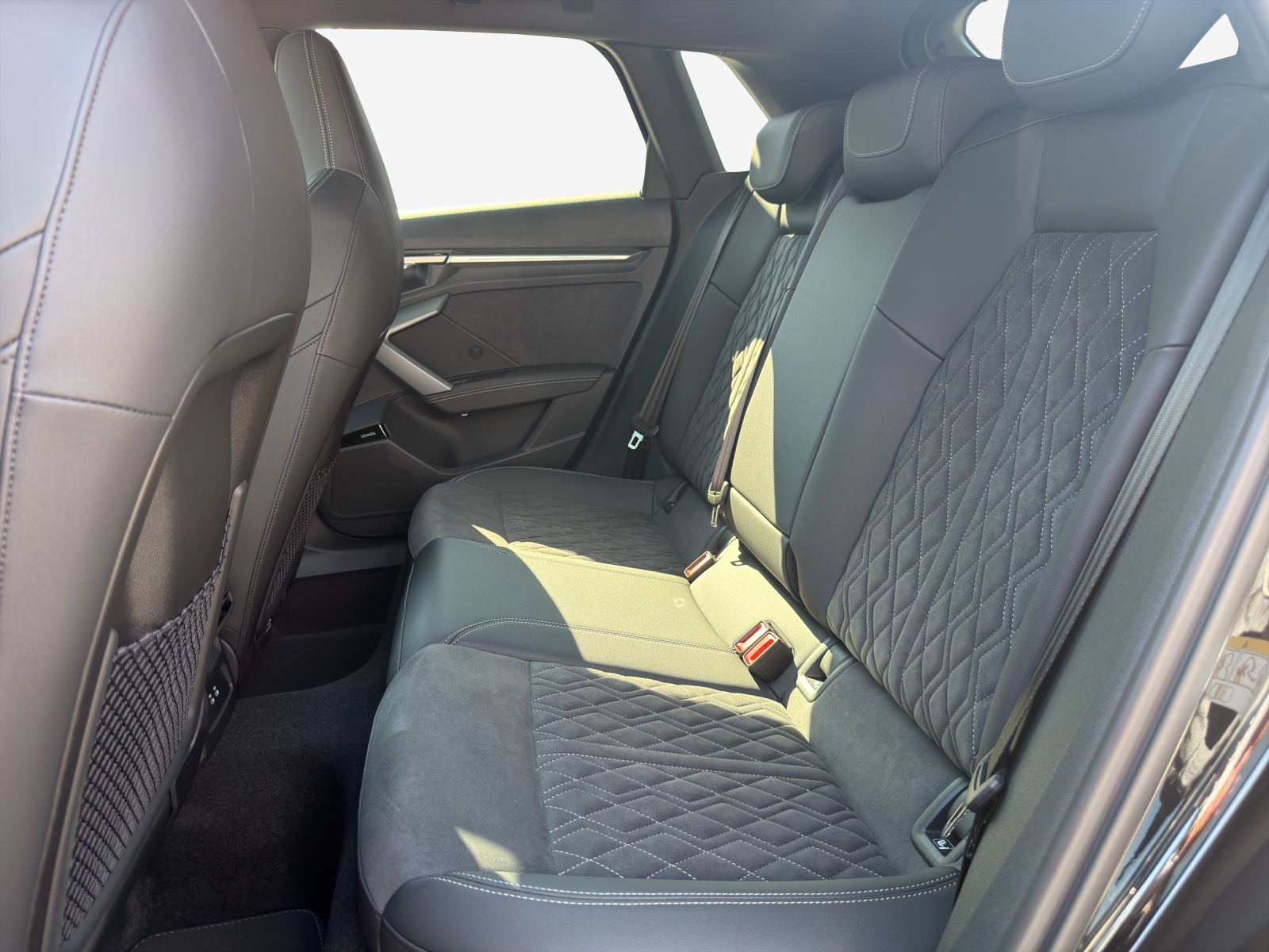 AUDI A3 Sportback TFSI 110 kW S line S tronic-image-15