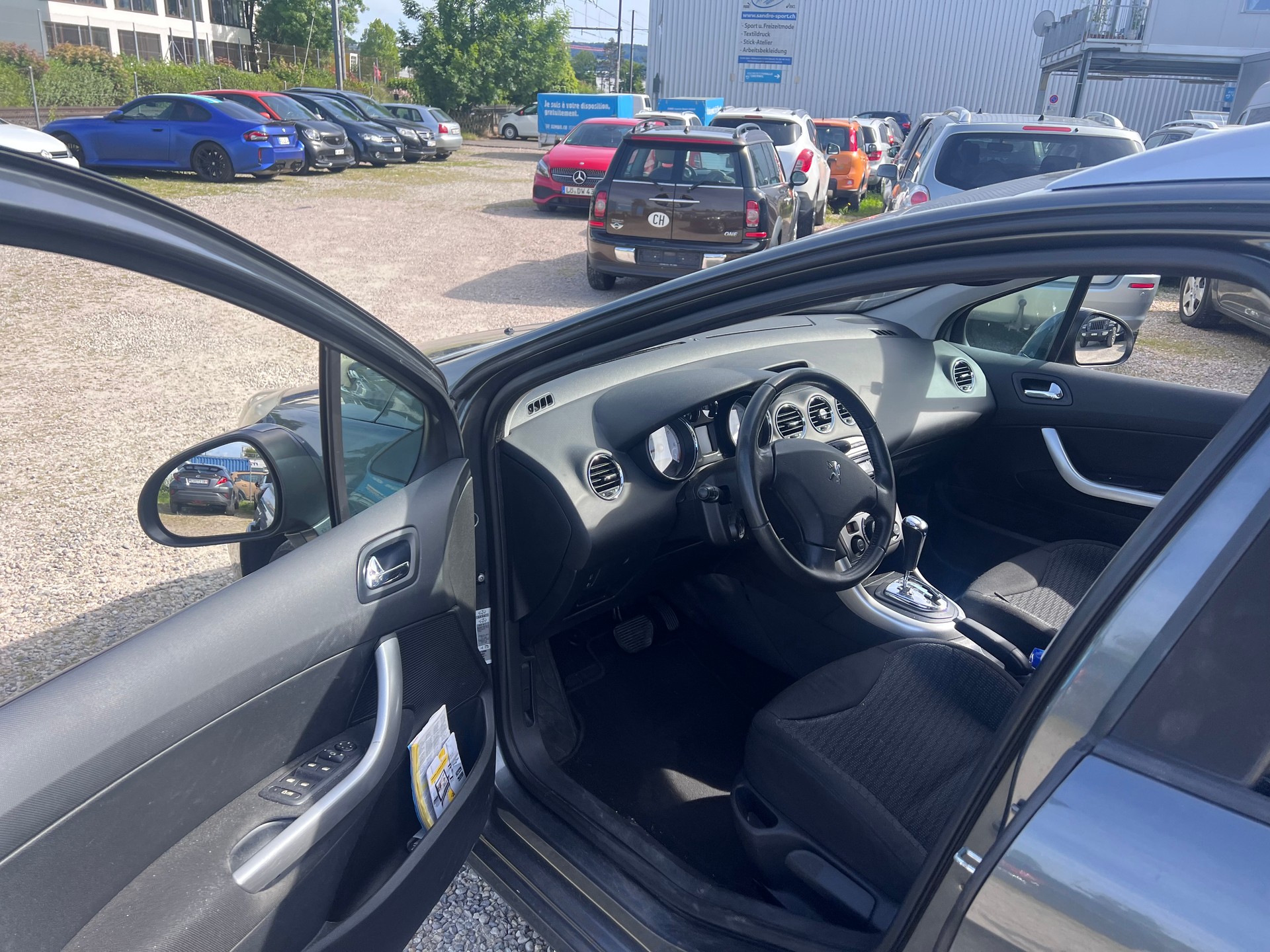 PEUGEOT 308 SW 1.6 16V Turbo Sport Pack Automatic-image-9