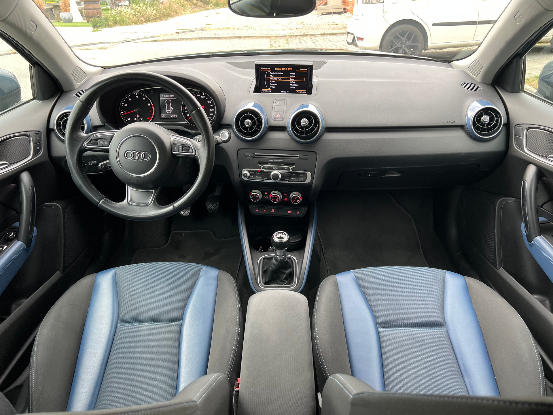 AUDI A1 Sportback 1.4 TFSI-image-4