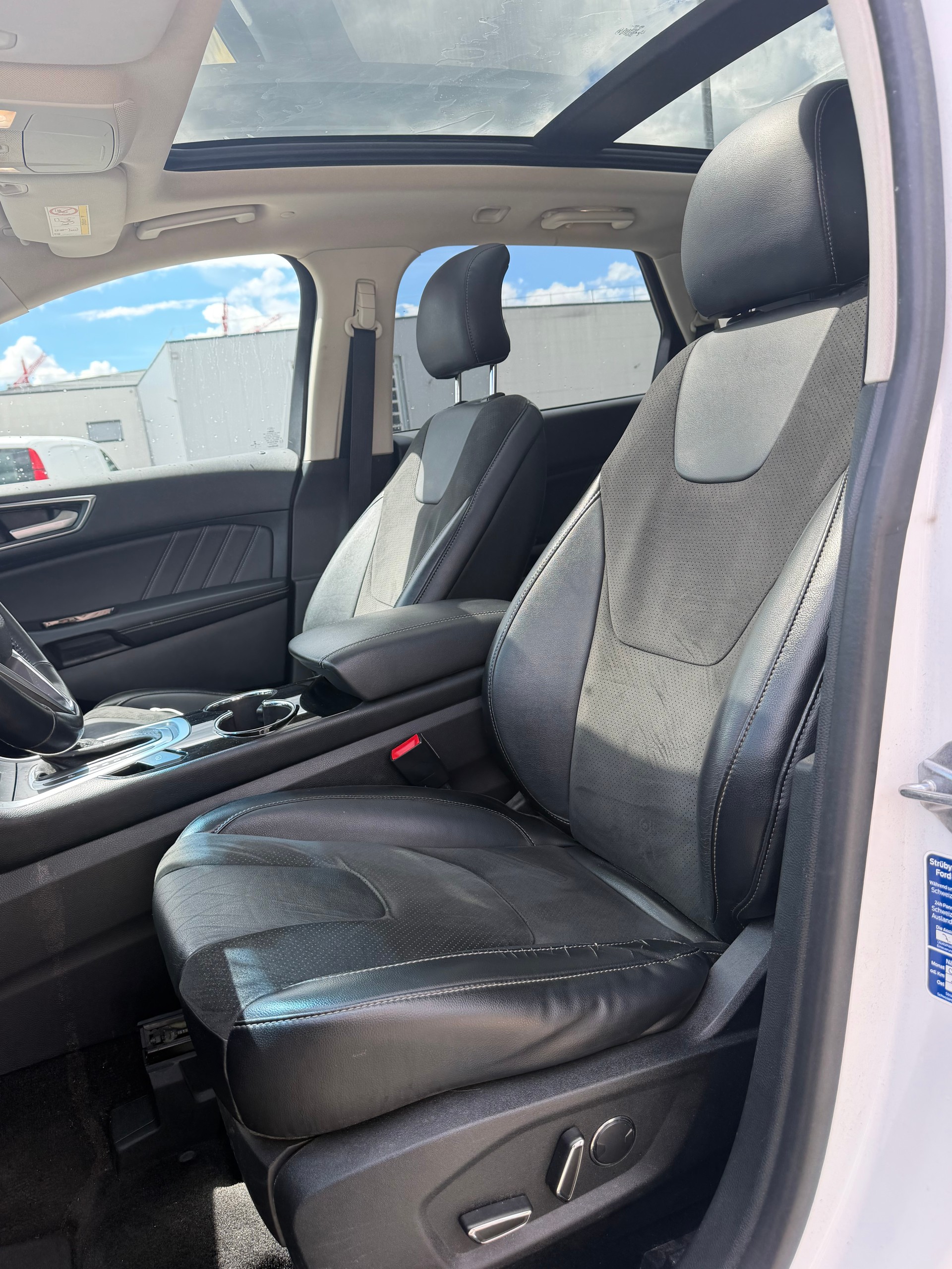 FORD Edge 2.0 TDCi ST-Line 4WD PowerShift-image-11