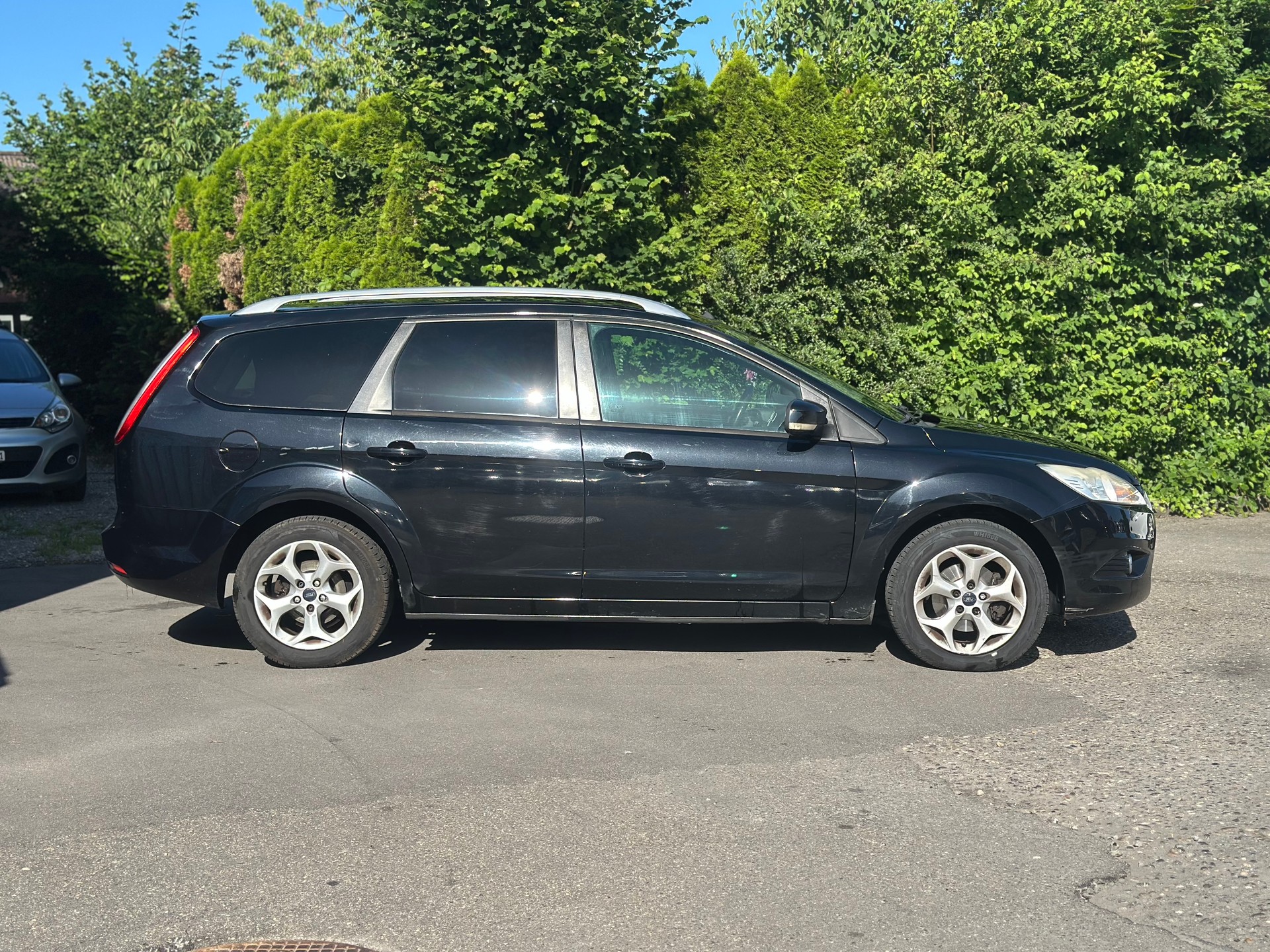 FORD Focus 1.8i Carving-image-2