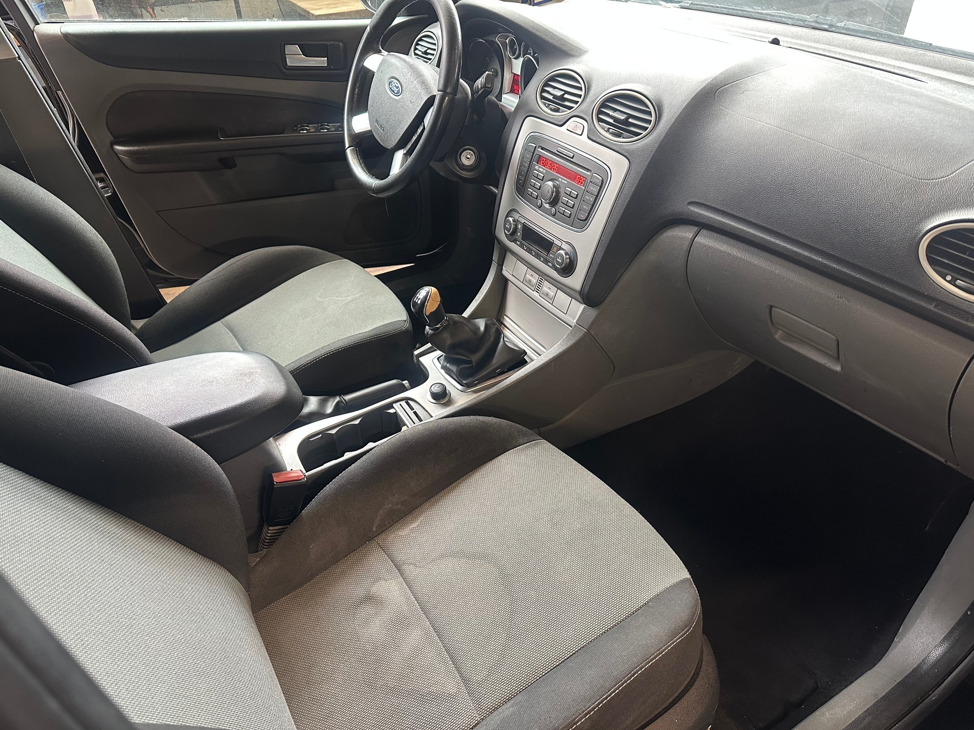 FORD Focus 1.8i Carving-image-10