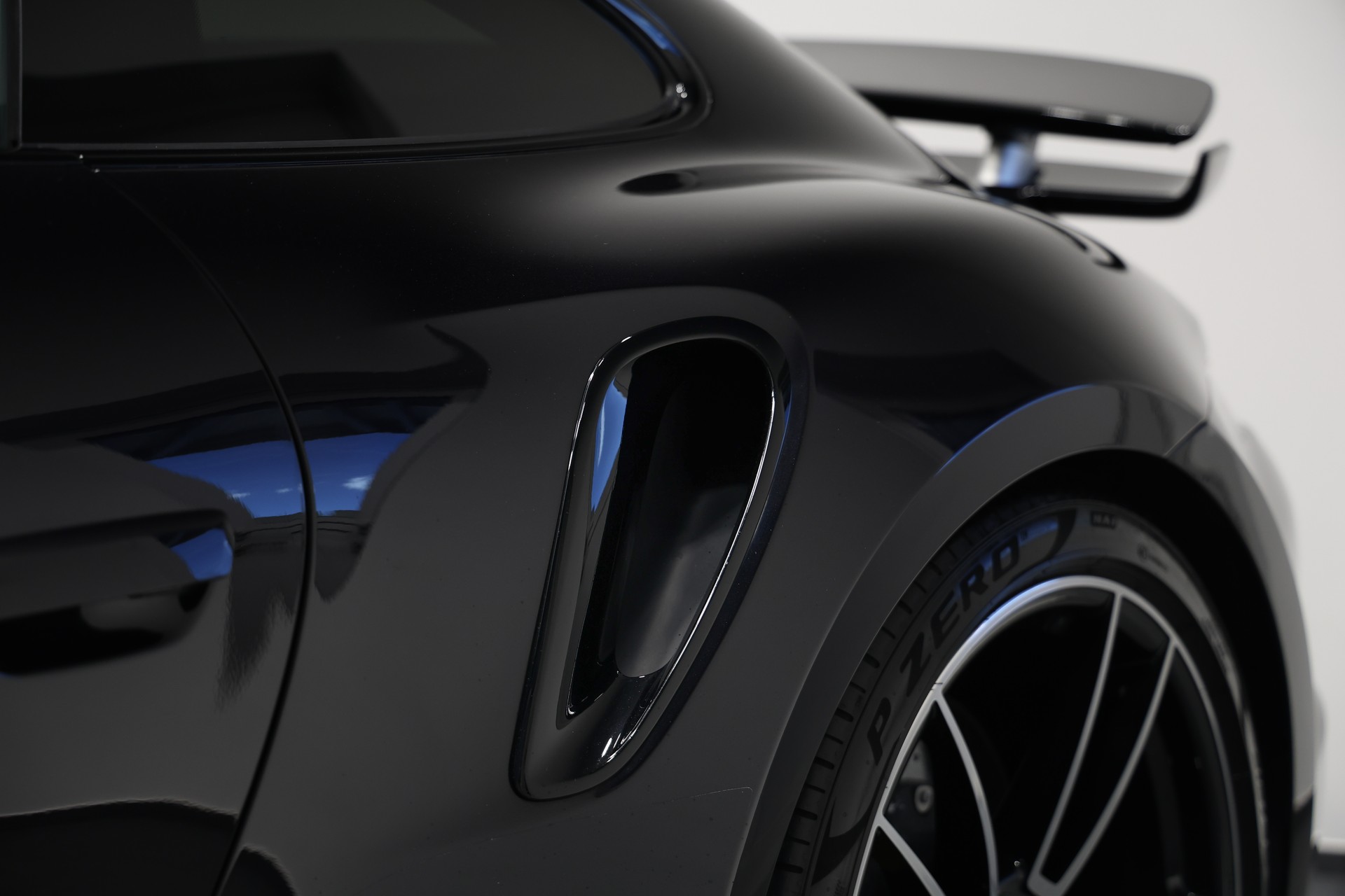 PORSCHE 911 Turbo S PDK Sport Design Paket - CH-Fahrzeug - Porsche Approved Garantie bis 02.2028 --image-9