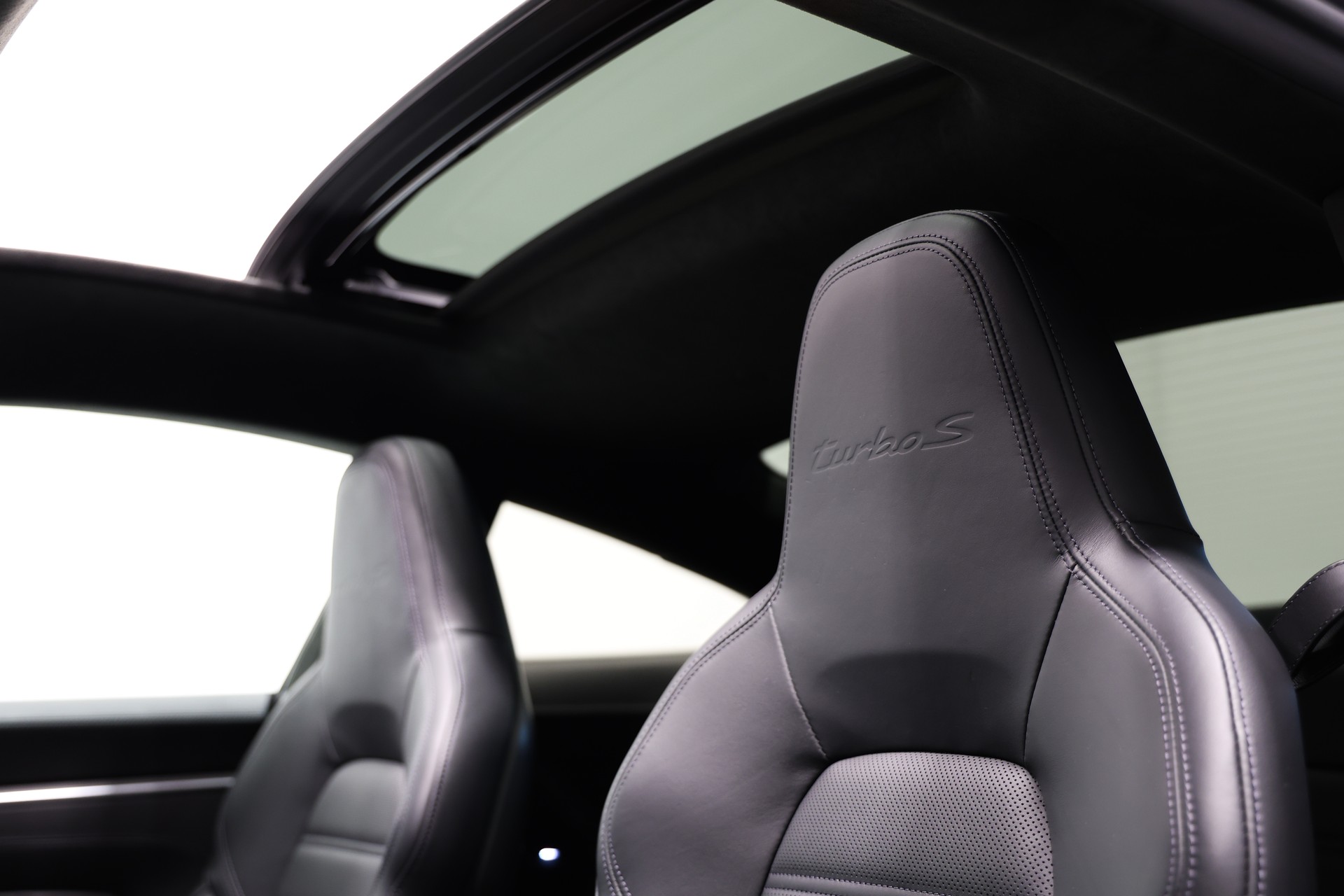 PORSCHE 911 Turbo S PDK Sport Design Paket - CH-Fahrzeug - Porsche Approved Garantie bis 02.2028 --image-21