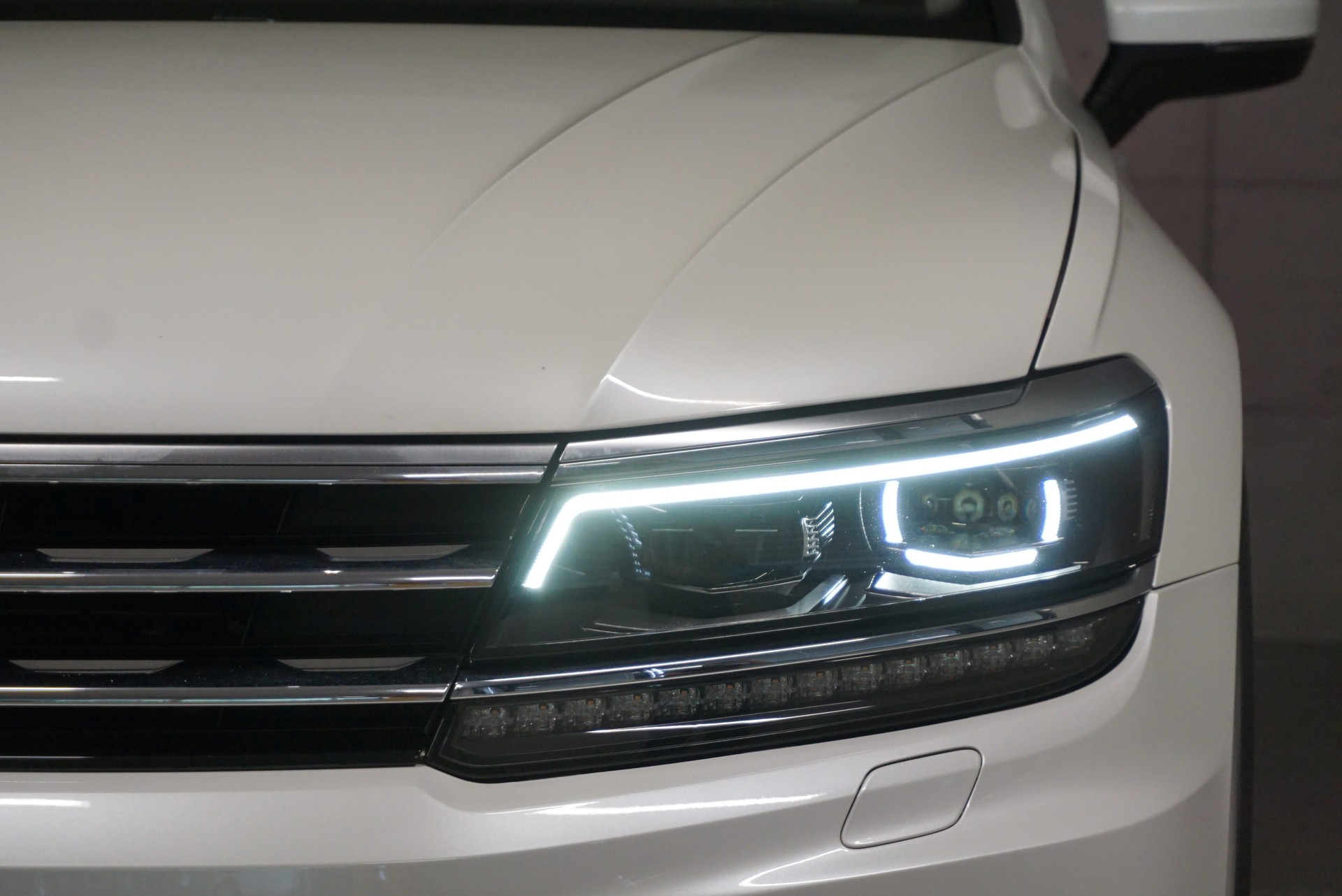 VW Tiguan 2.0 TDI SCR Highline 4Motion DSG-image-5