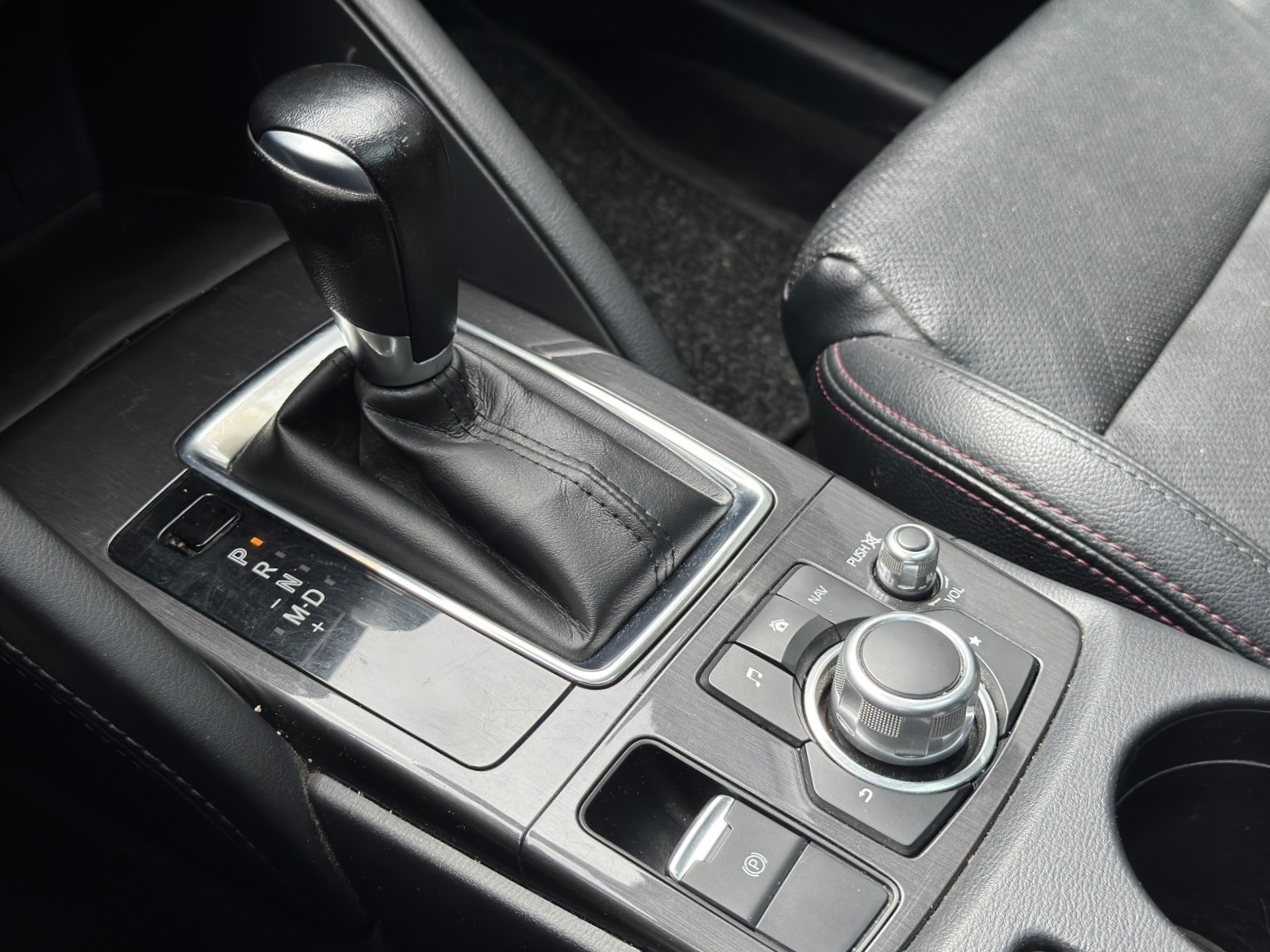MAZDA CX-5 2.2 D HP Revolution AWD Automatic-image-16