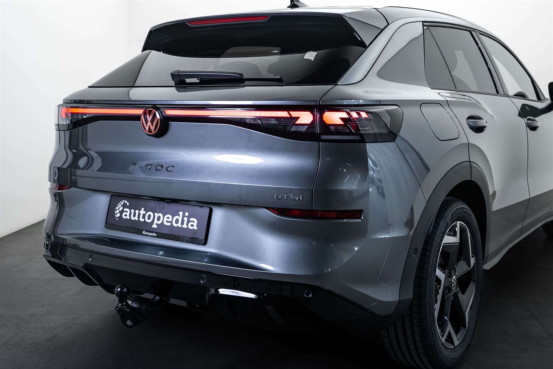VW T-Roc 1.5 eTSi mHEV R-Line DSG NEW-showroom-element-3