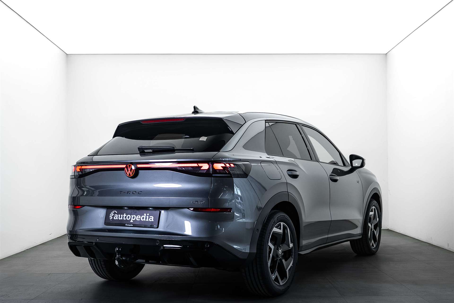 VW T-Roc 1.5 eTSi mHEV R-Line DSG NEW-showroom-element-2