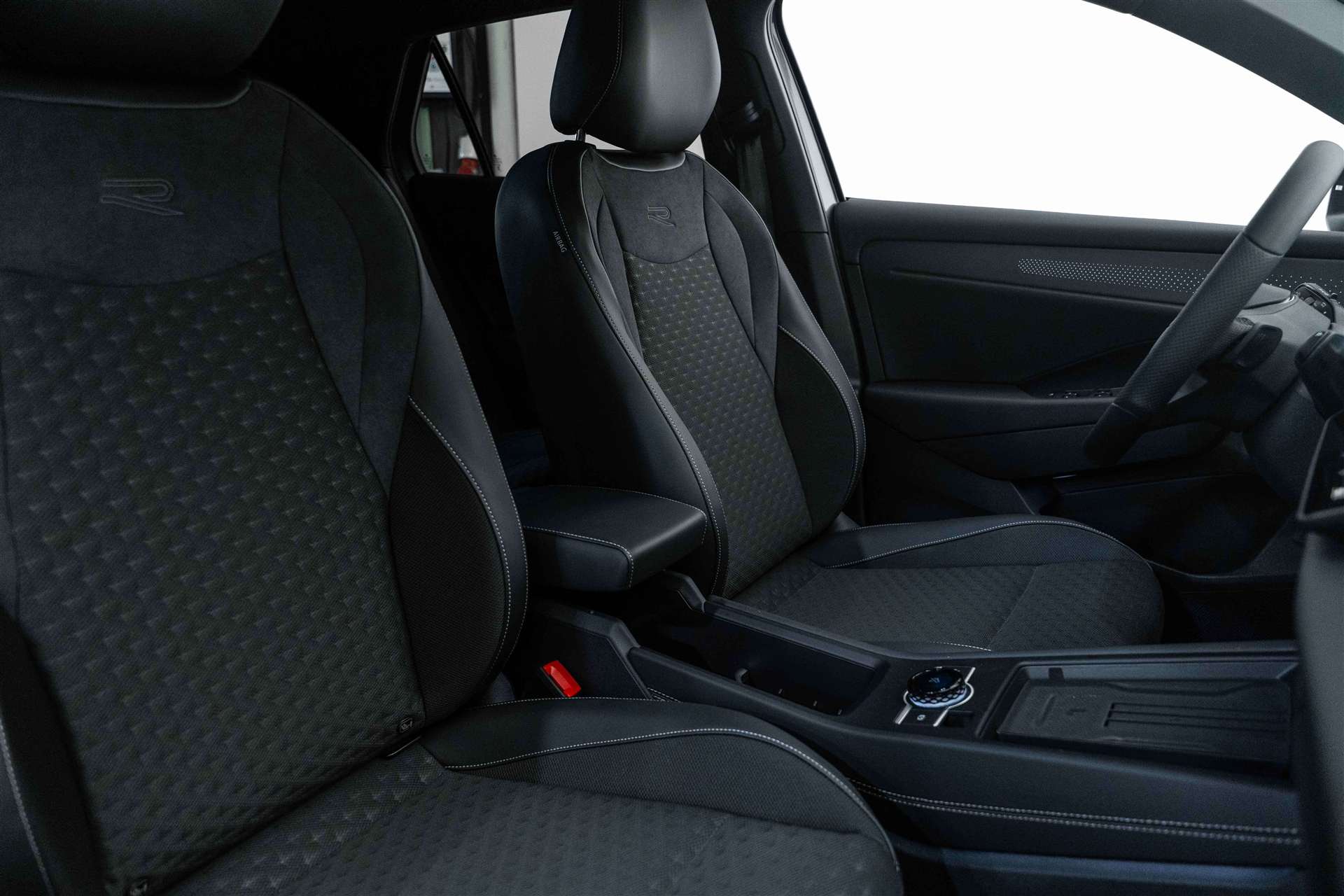 VW T-Roc 1.5 eTSi mHEV R-Line DSG NEW-image-12