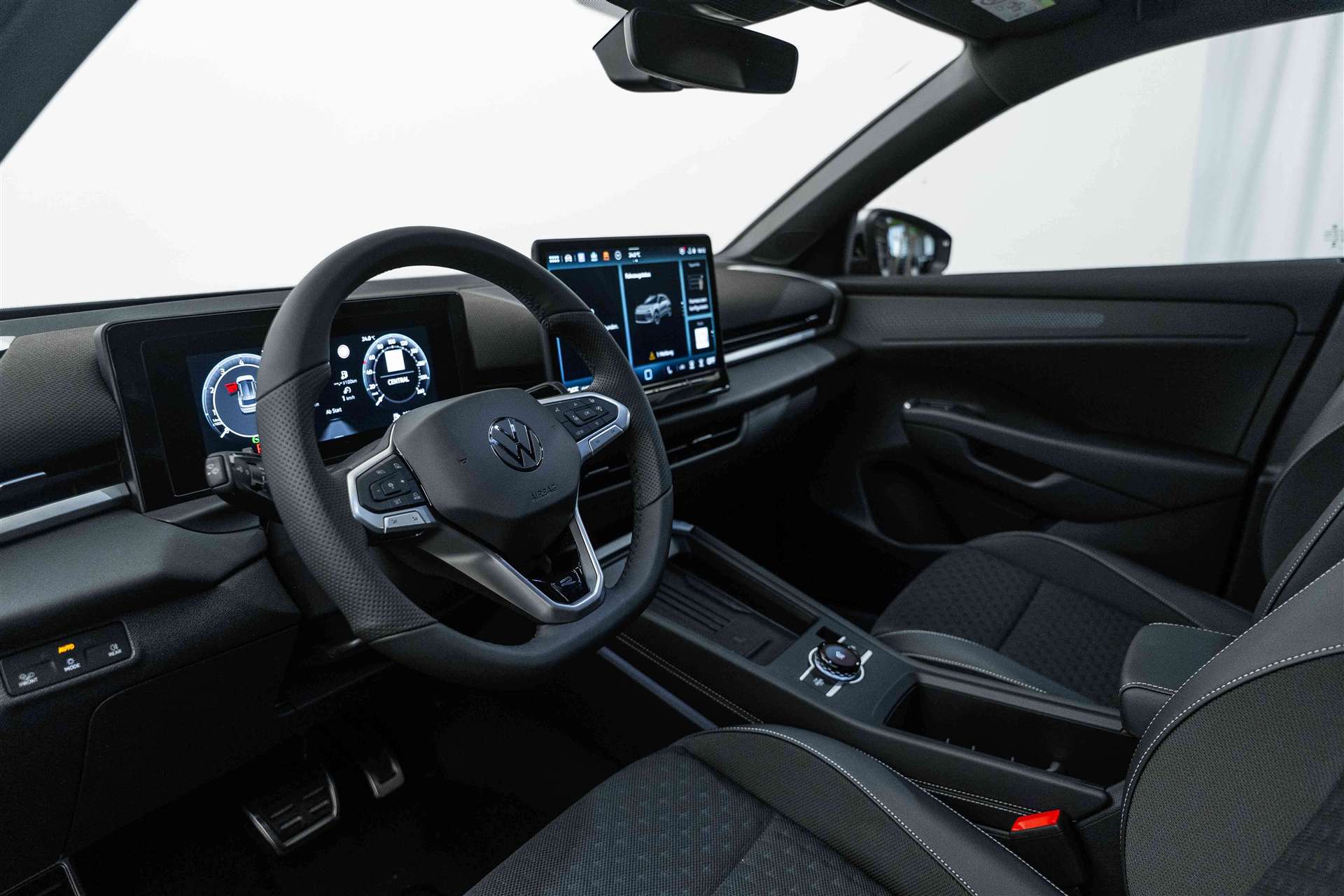 VW T-Roc 1.5 eTSi mHEV R-Line DSG NEW-image-8