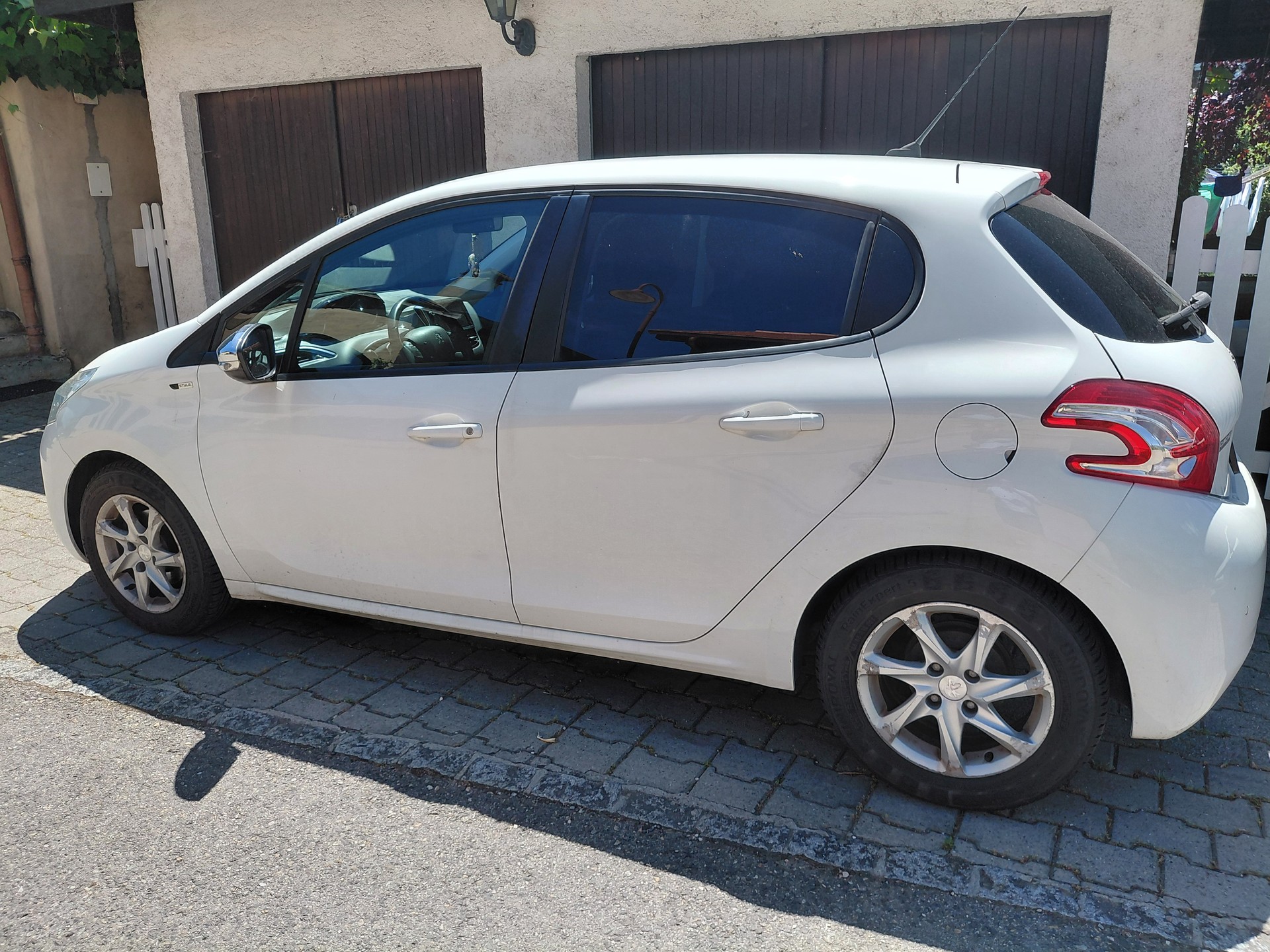 PEUGEOT 1.2 PureTech Access-image-1