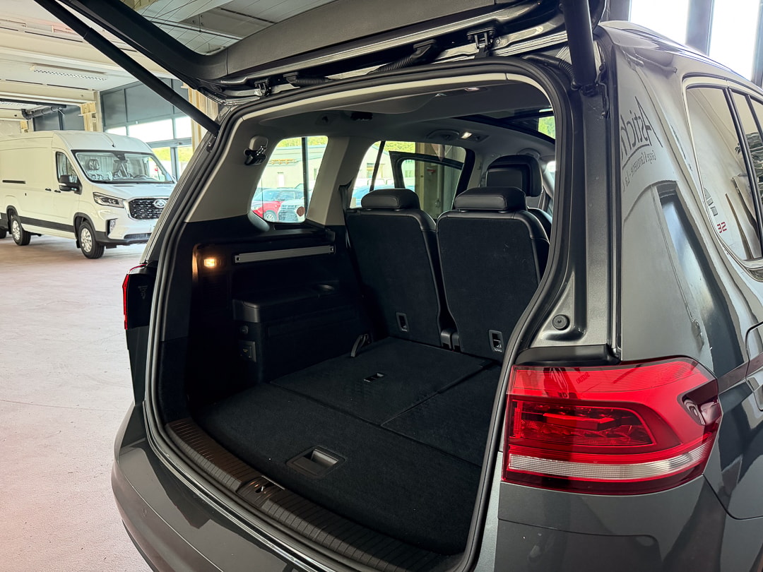VW Touran 2.0 TDI BlueMotion Technology Highline DSG-image-10