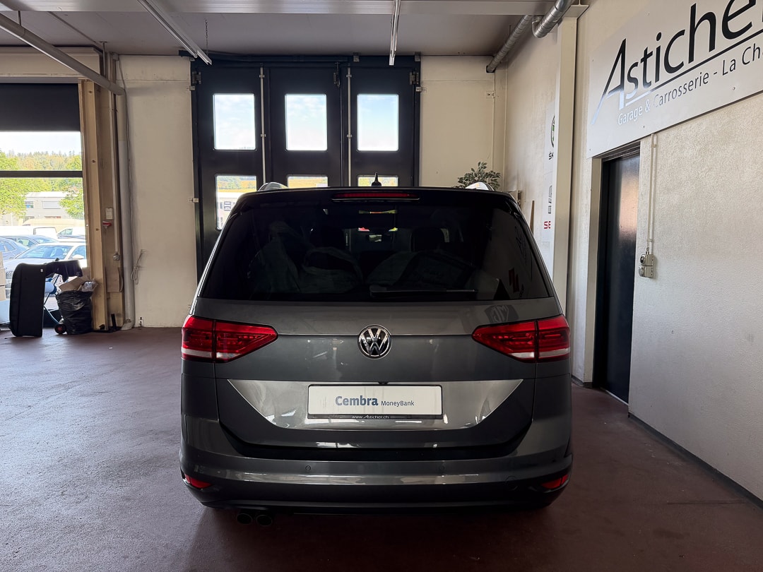 VW Touran 2.0 TDI BlueMotion Technology Highline DSG-image-2