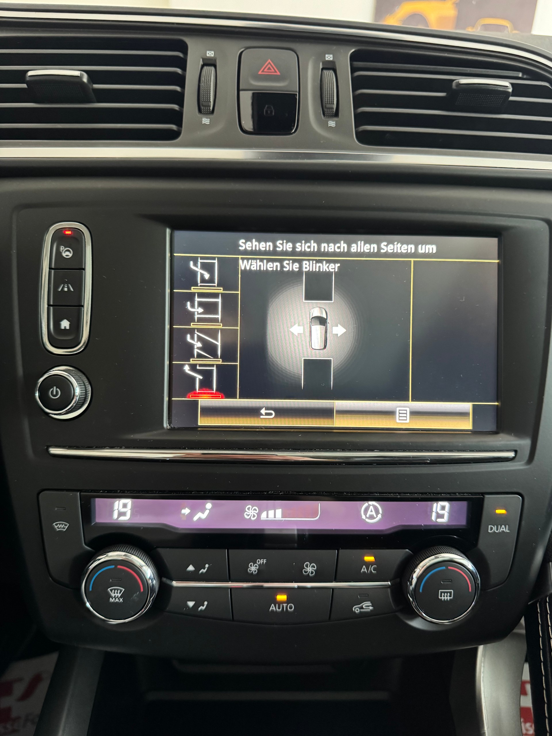RENAULT Kadjar 1.2 16V Turbo Bose EDC*CH-Fahrzeug*Panoramadach*-image-18