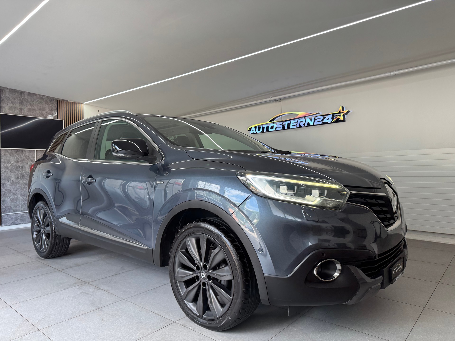 RENAULT Kadjar 1.2 16V Turbo Bose EDC*CH-Fahrzeug*Panoramadach*-image-1