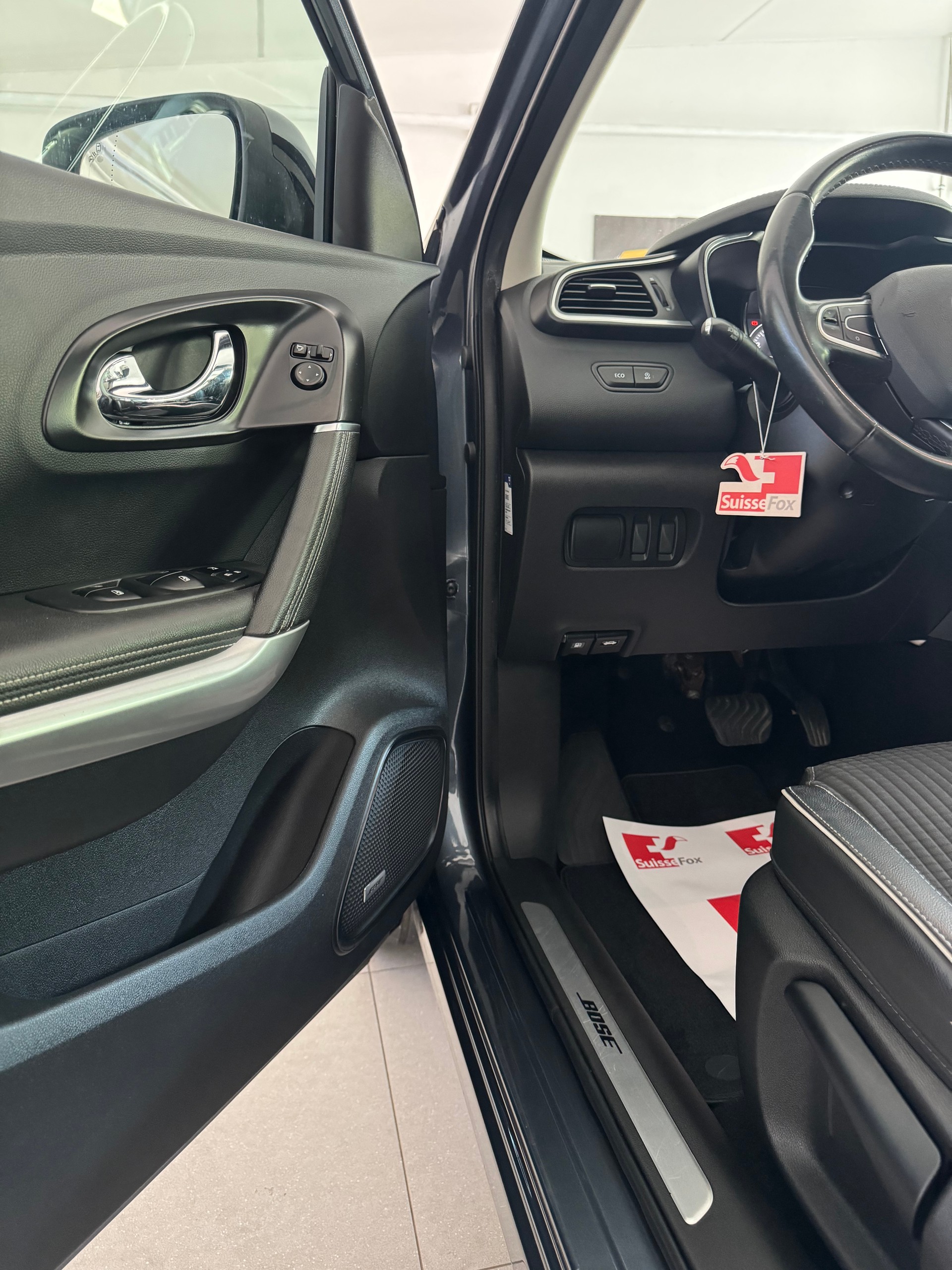 RENAULT Kadjar 1.2 16V Turbo Bose EDC*CH-Fahrzeug*Panoramadach*-image-9