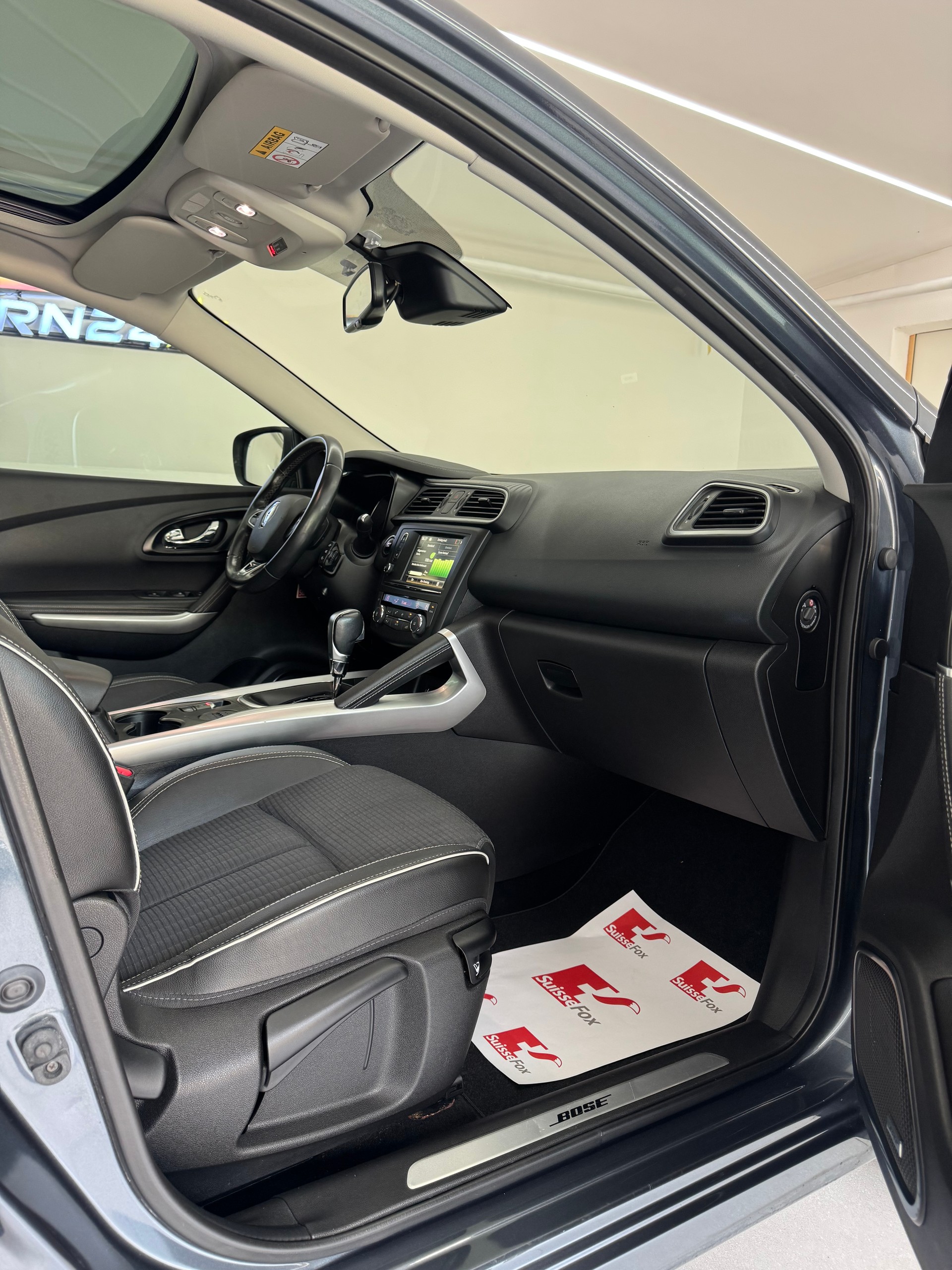 RENAULT Kadjar 1.2 16V Turbo Bose EDC*CH-Fahrzeug*Panoramadach*-image-10