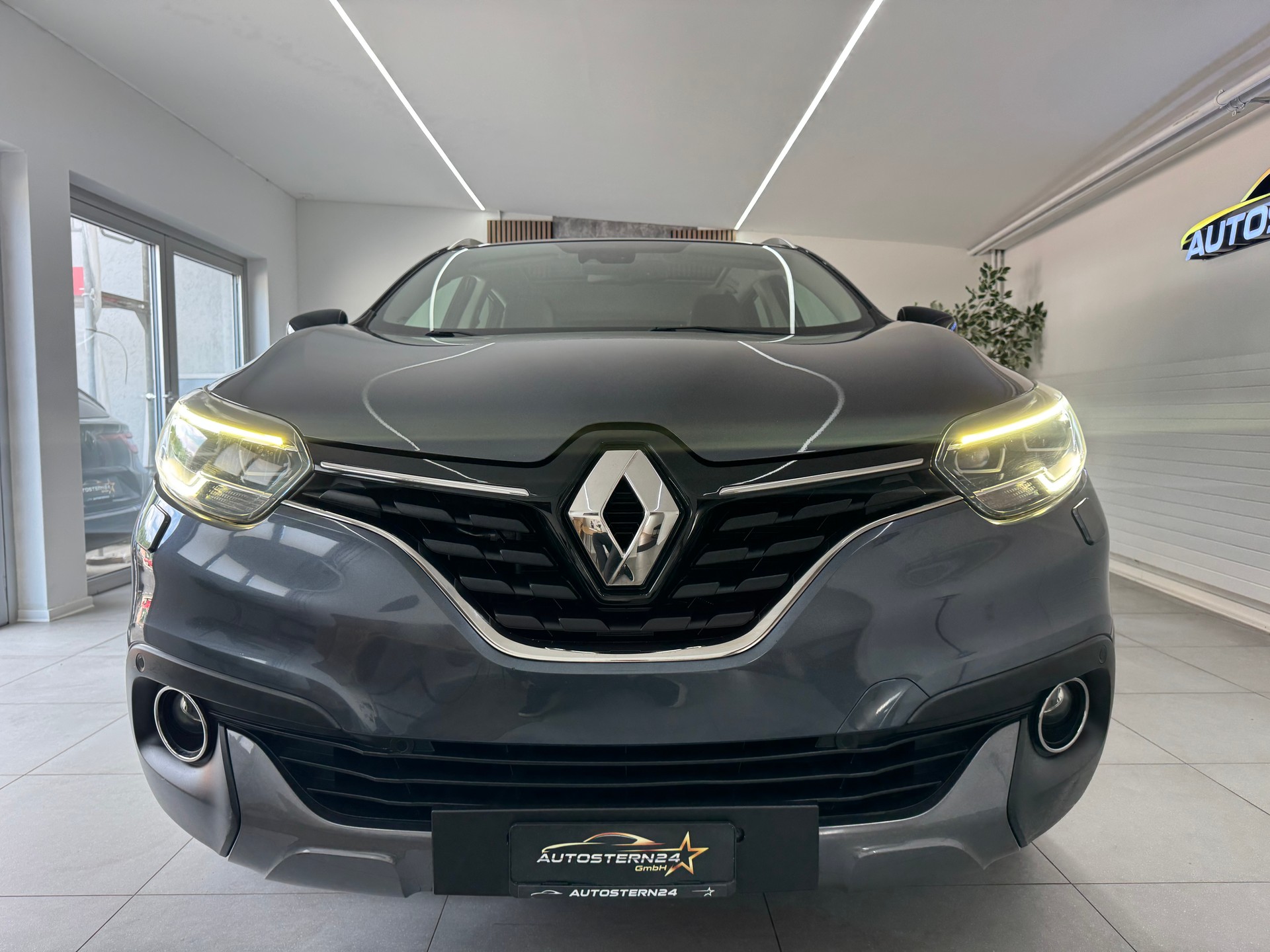 RENAULT Kadjar 1.2 16V Turbo Bose EDC*CH-Fahrzeug*Panoramadach*-image-2