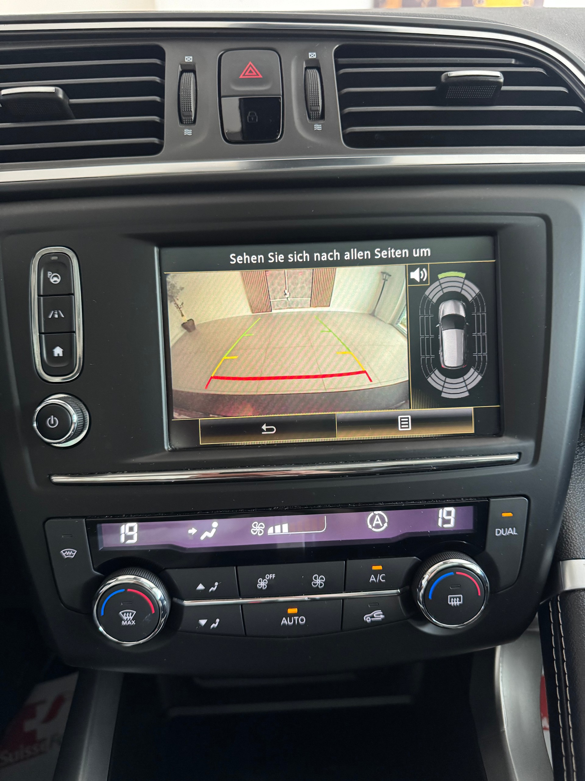 RENAULT Kadjar 1.2 16V Turbo Bose EDC*CH-Fahrzeug*Panoramadach*-image-15