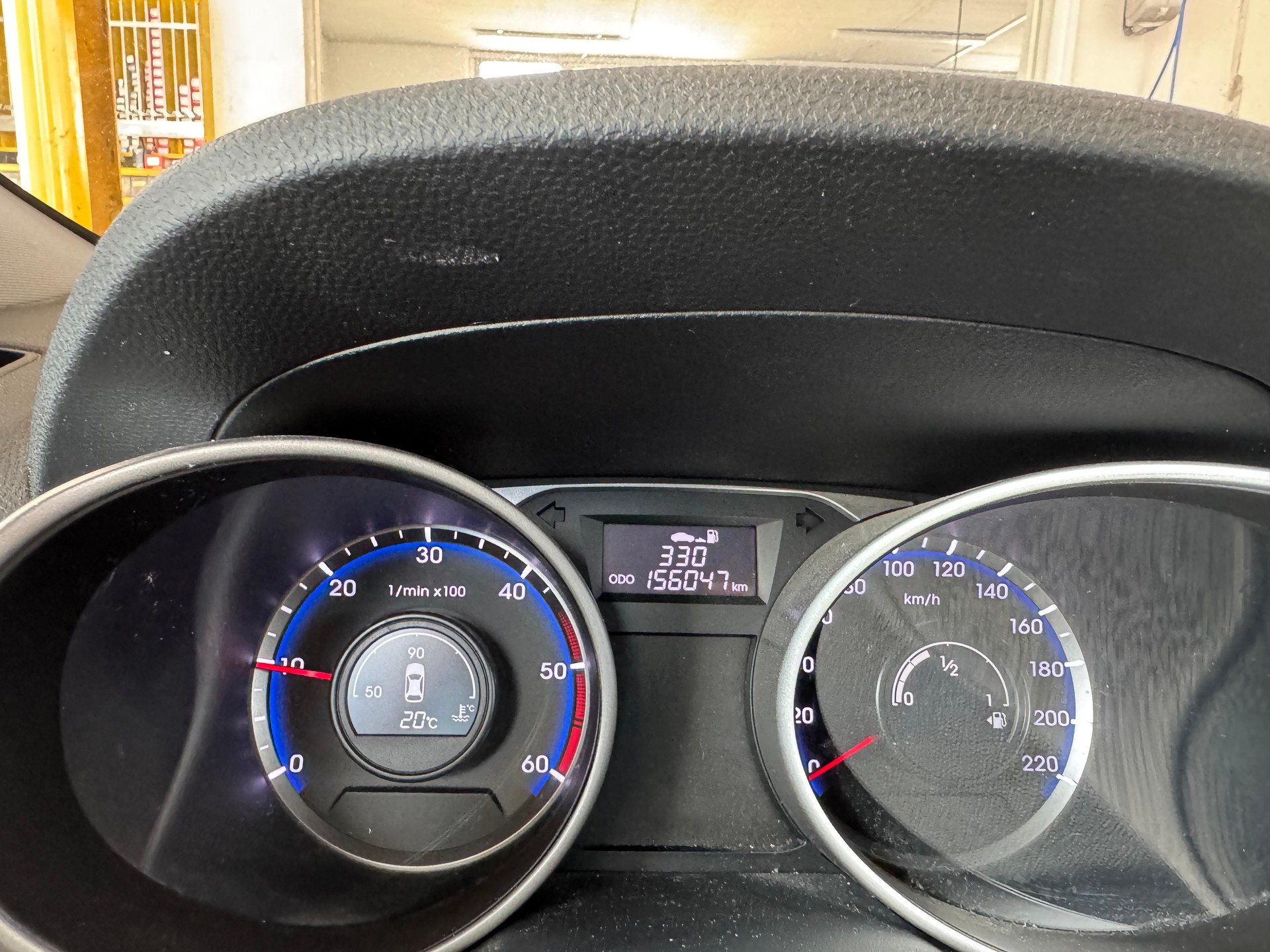 HYUNDAI iX 35 2.0 CRDi Premium 4WD-image-4