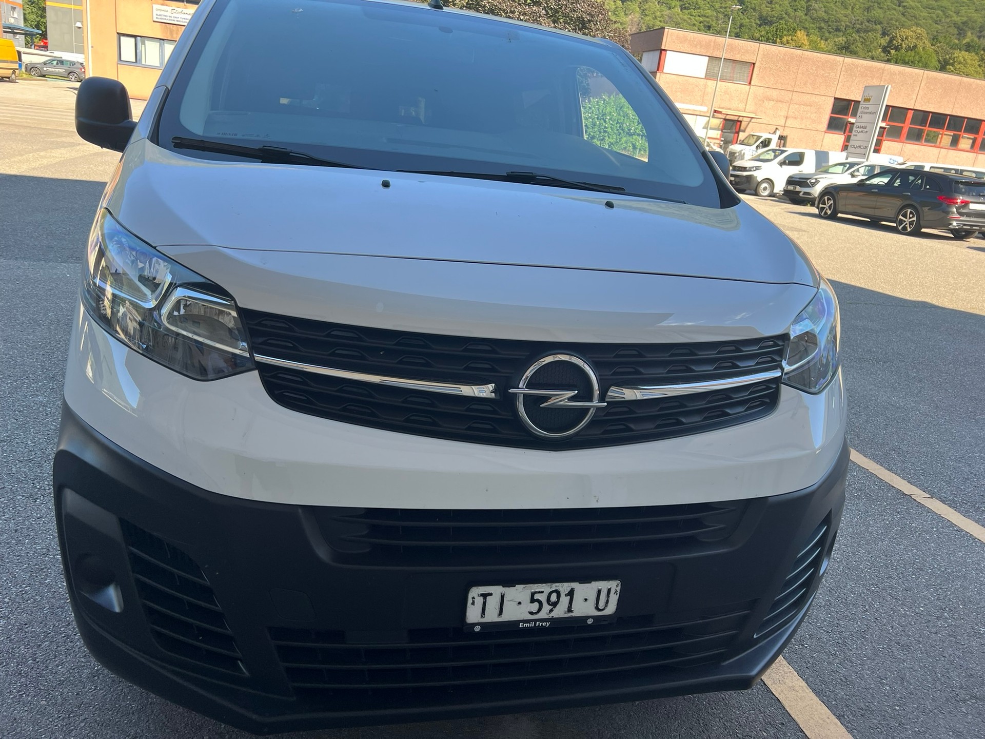 OPEL Vivaro Combi 2.0 CDTI Essentia s/s M-image-2