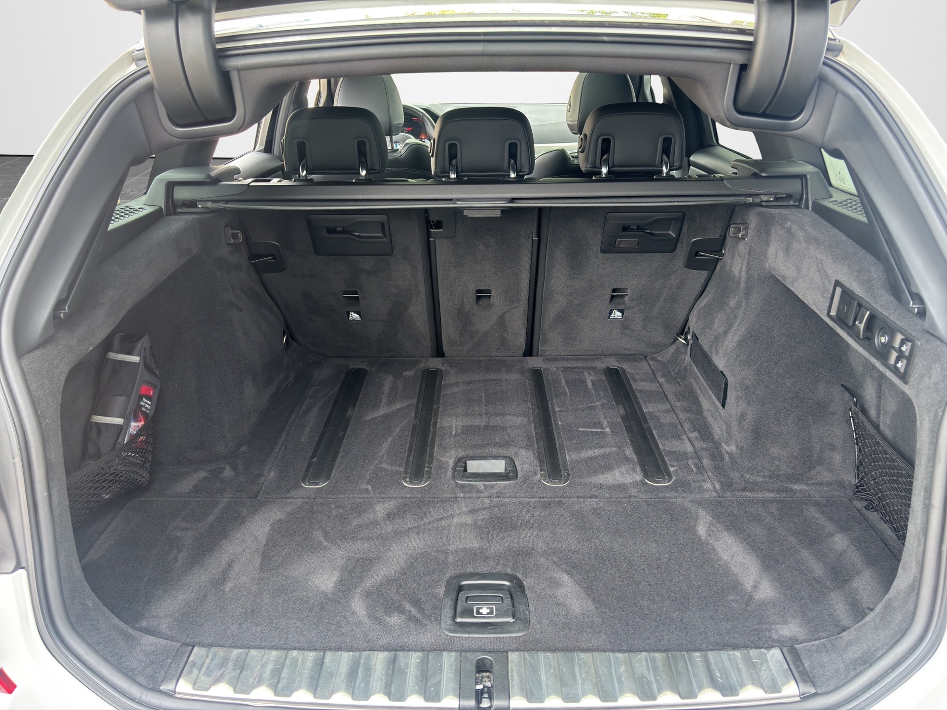 BMW 3er Reihe G21 Touring 330d xDrive SAG-image-11