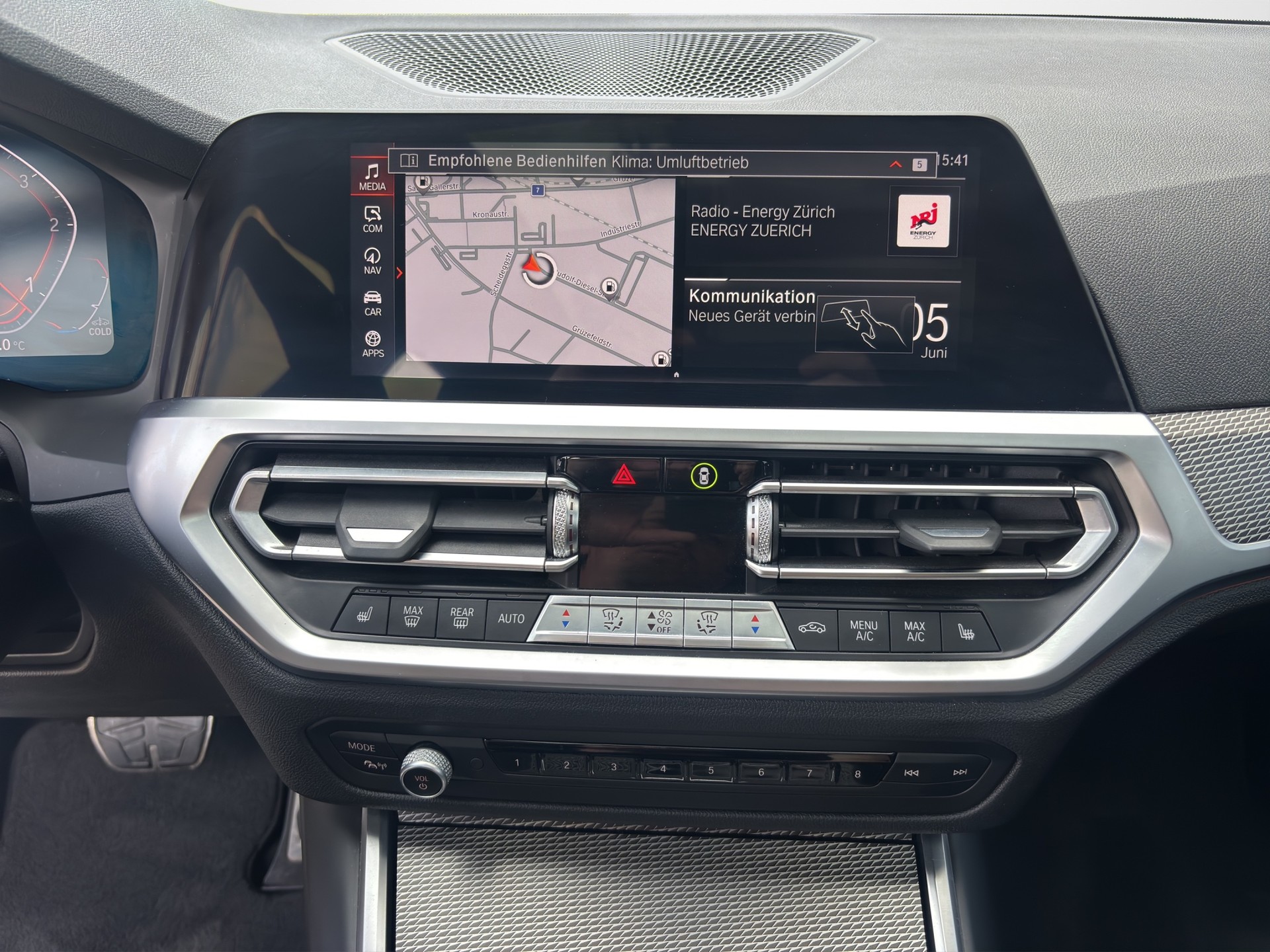 BMW 3er Reihe G21 Touring 330d xDrive SAG-image-9