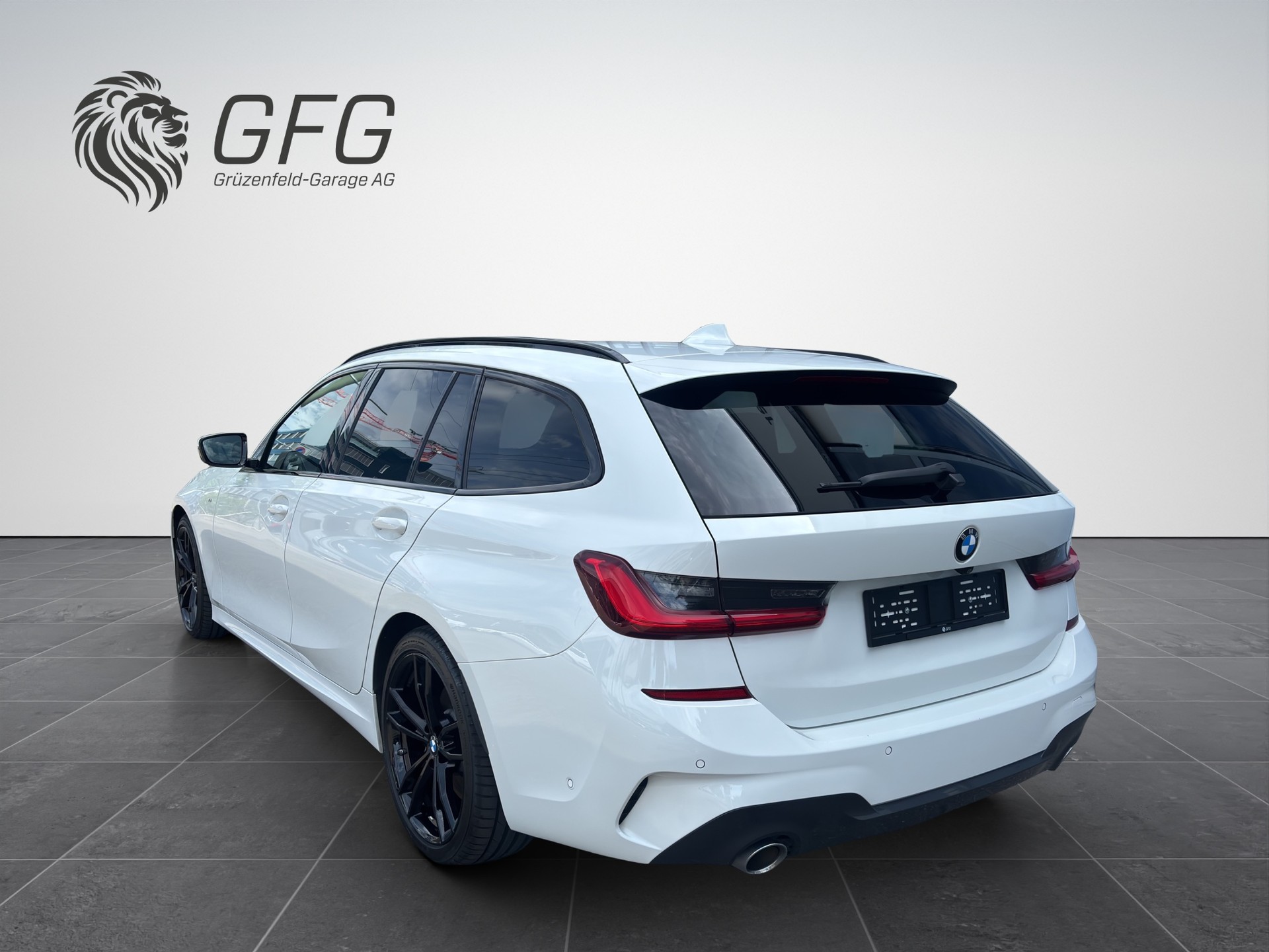 BMW 3er Reihe G21 Touring 330d xDrive SAG-image-3