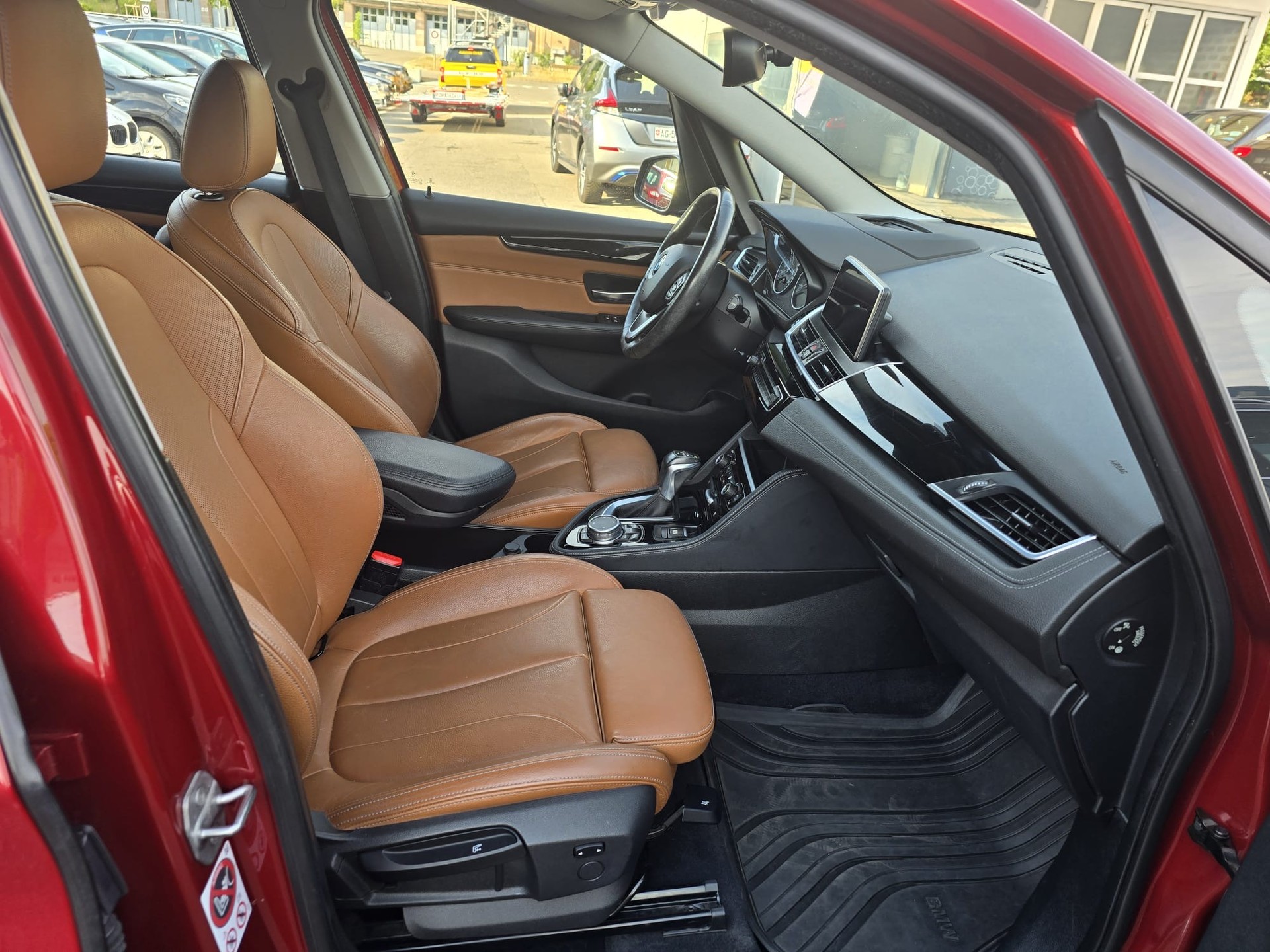 BMW 218i Gran Tourer Sport Line Steptronic-image-8