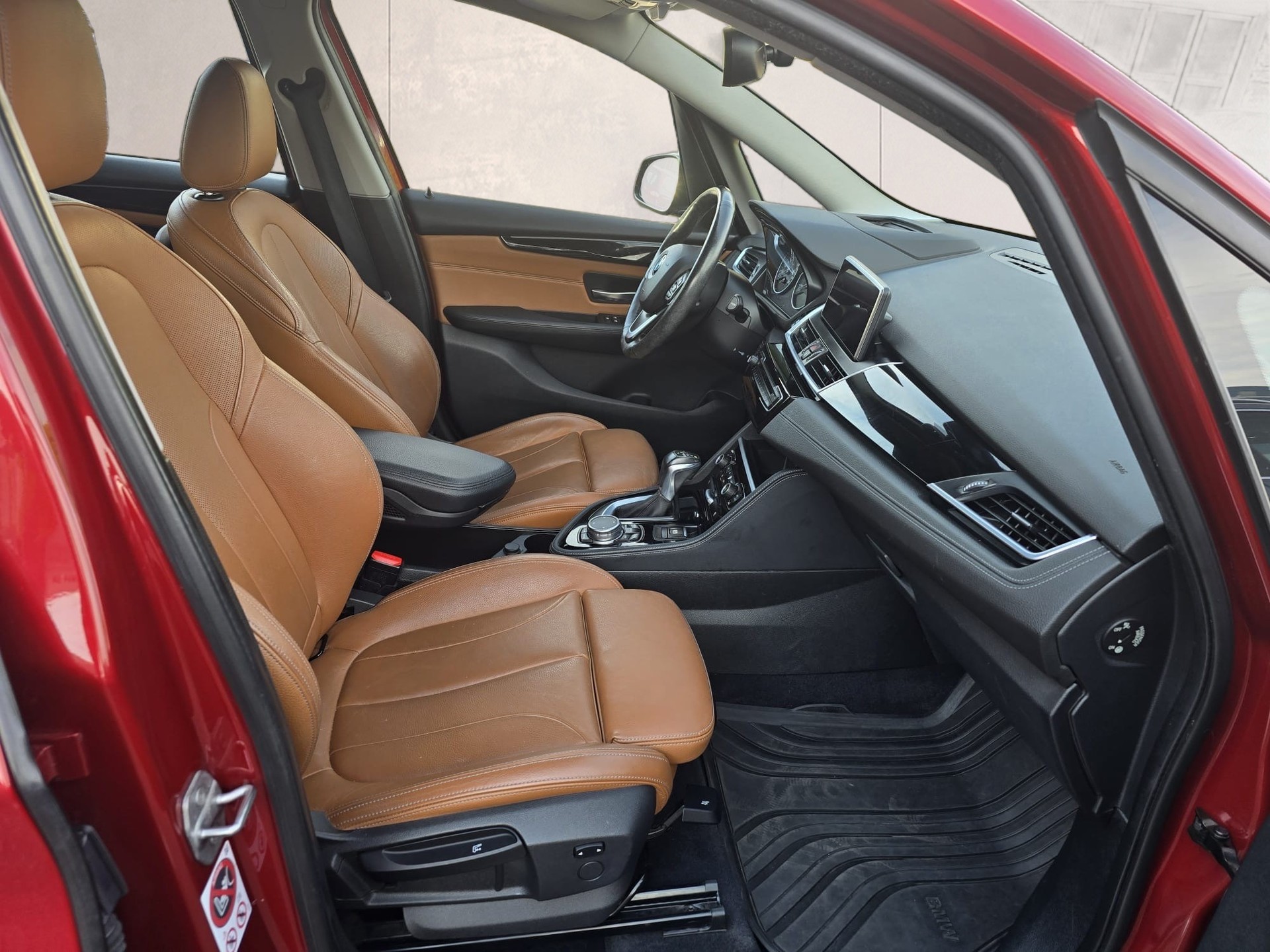 BMW 218i Gran Tourer Sport Line Steptronic-image-8