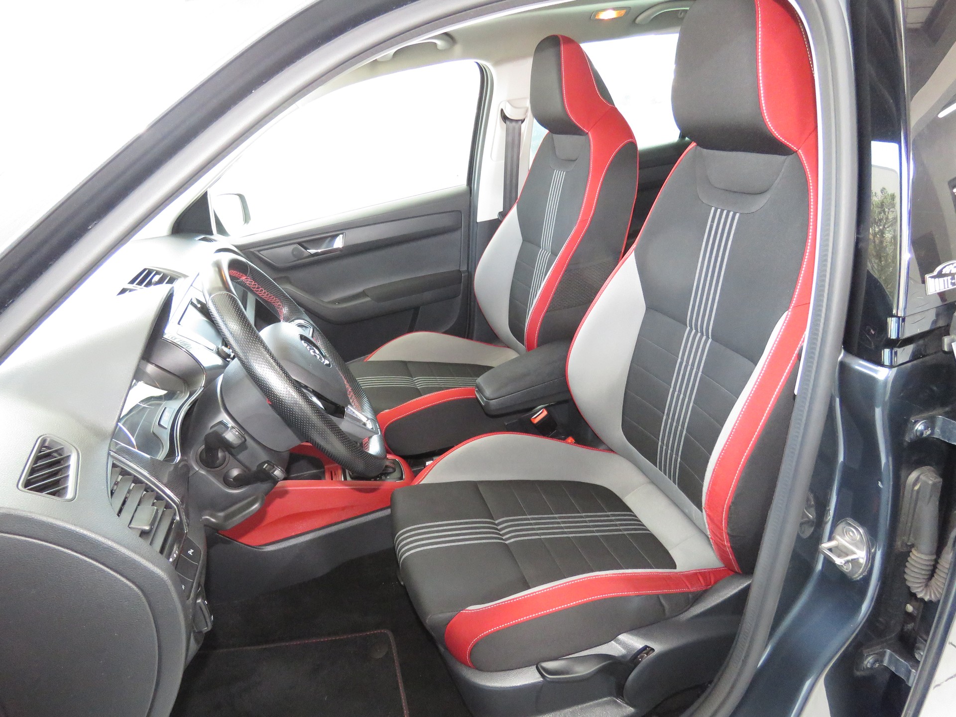 SKODA Fabia 1.2 TSI Monte Carlo DSG (Automat)-image-7