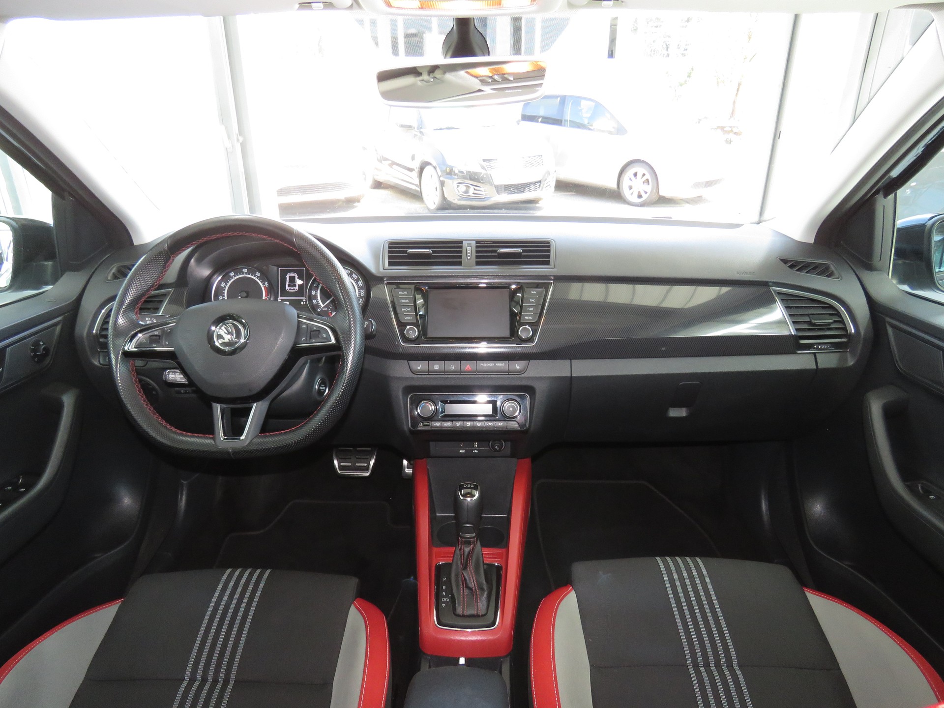 SKODA Fabia 1.2 TSI Monte Carlo DSG (Automat)-image-14