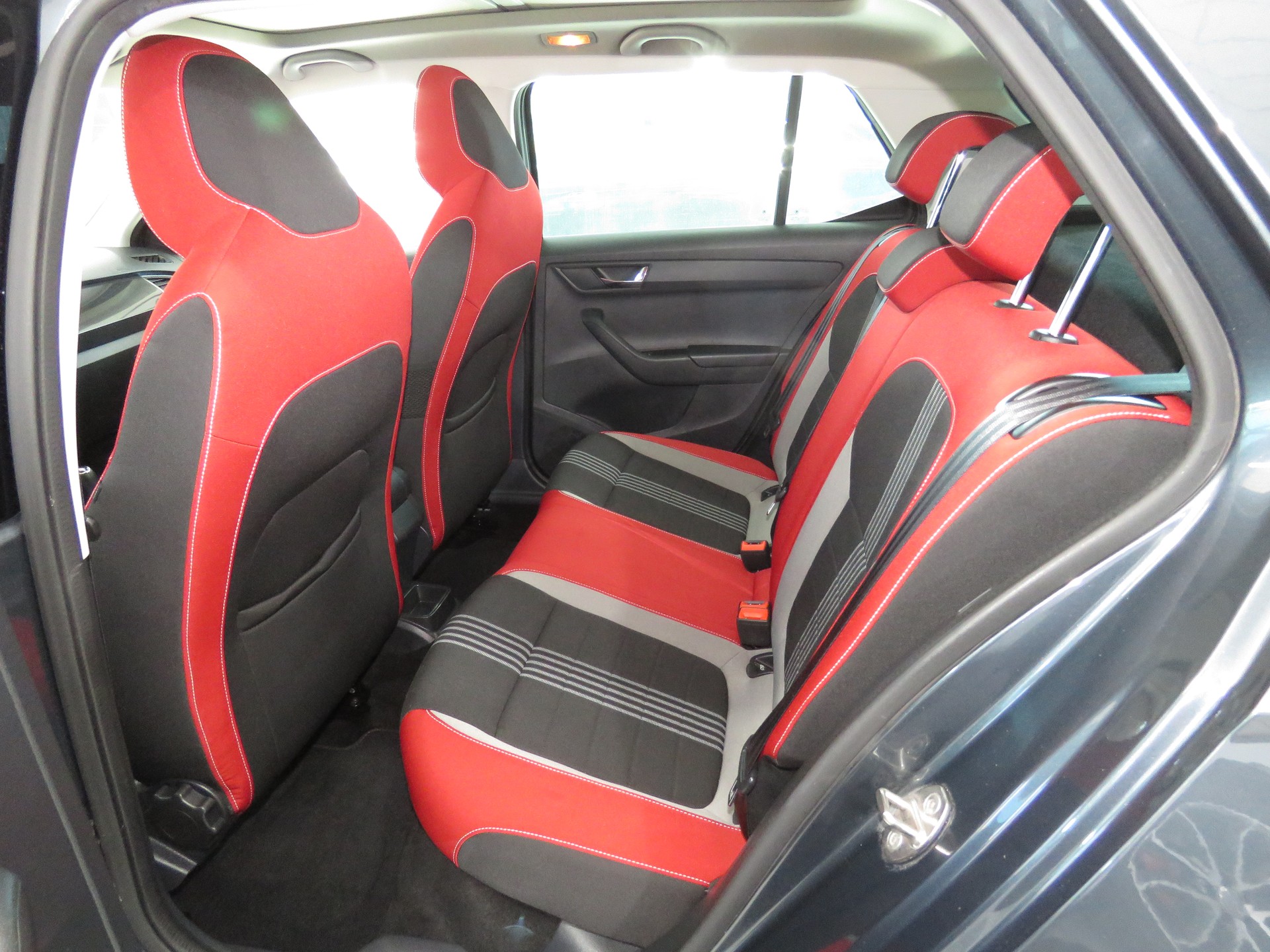 SKODA Fabia 1.2 TSI Monte Carlo DSG (Automat)-image-8