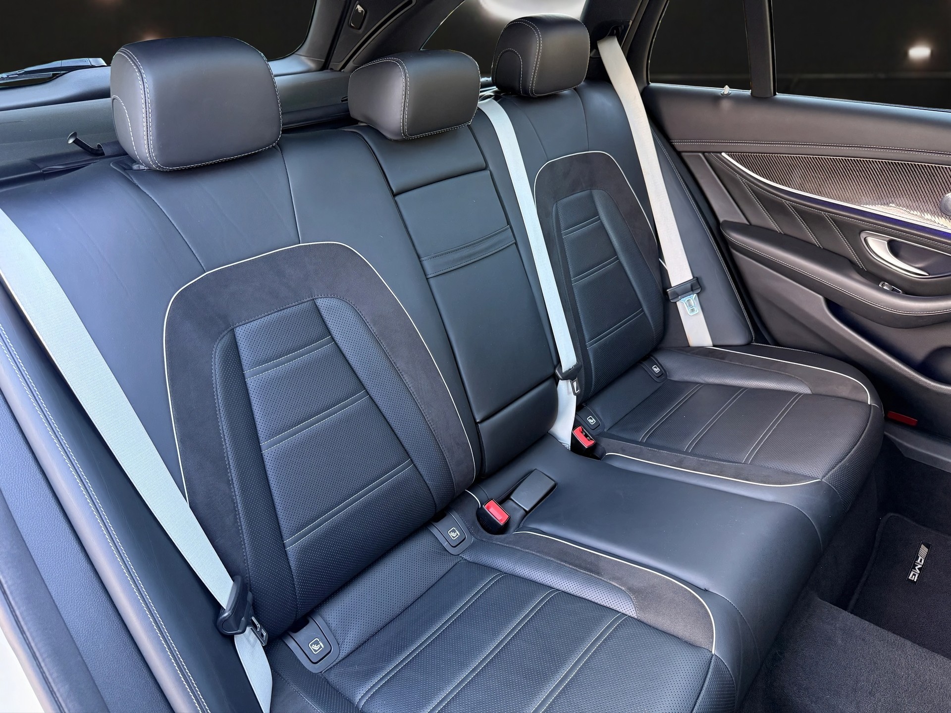 MERCEDES-BENZ E 63 AMG S 4 Matic 9G-Tronic-image-13