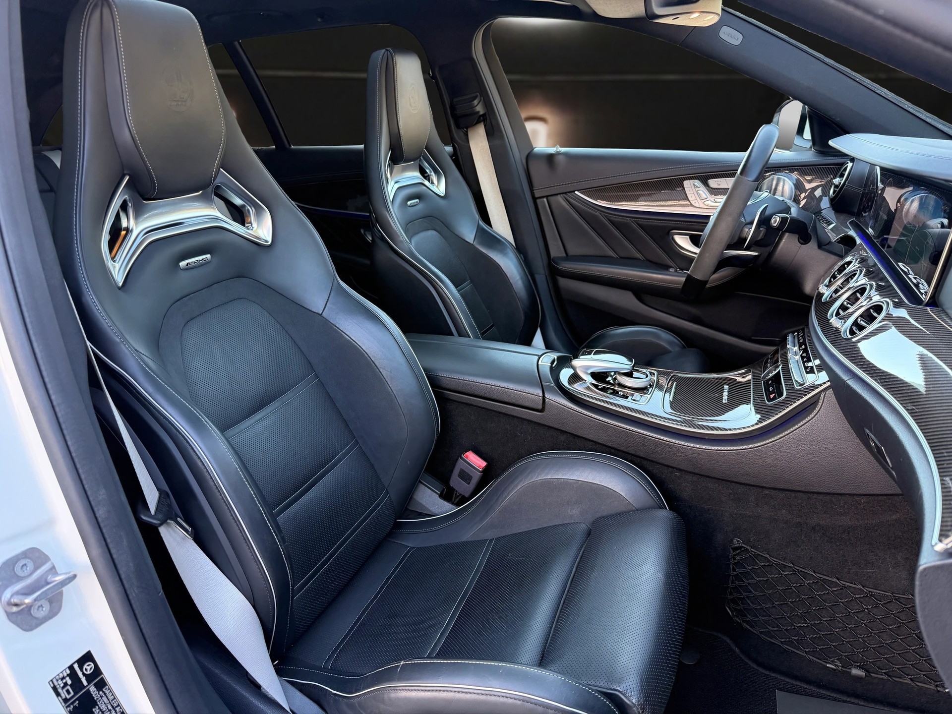 MERCEDES-BENZ E 63 AMG S 4 Matic 9G-Tronic-image-9