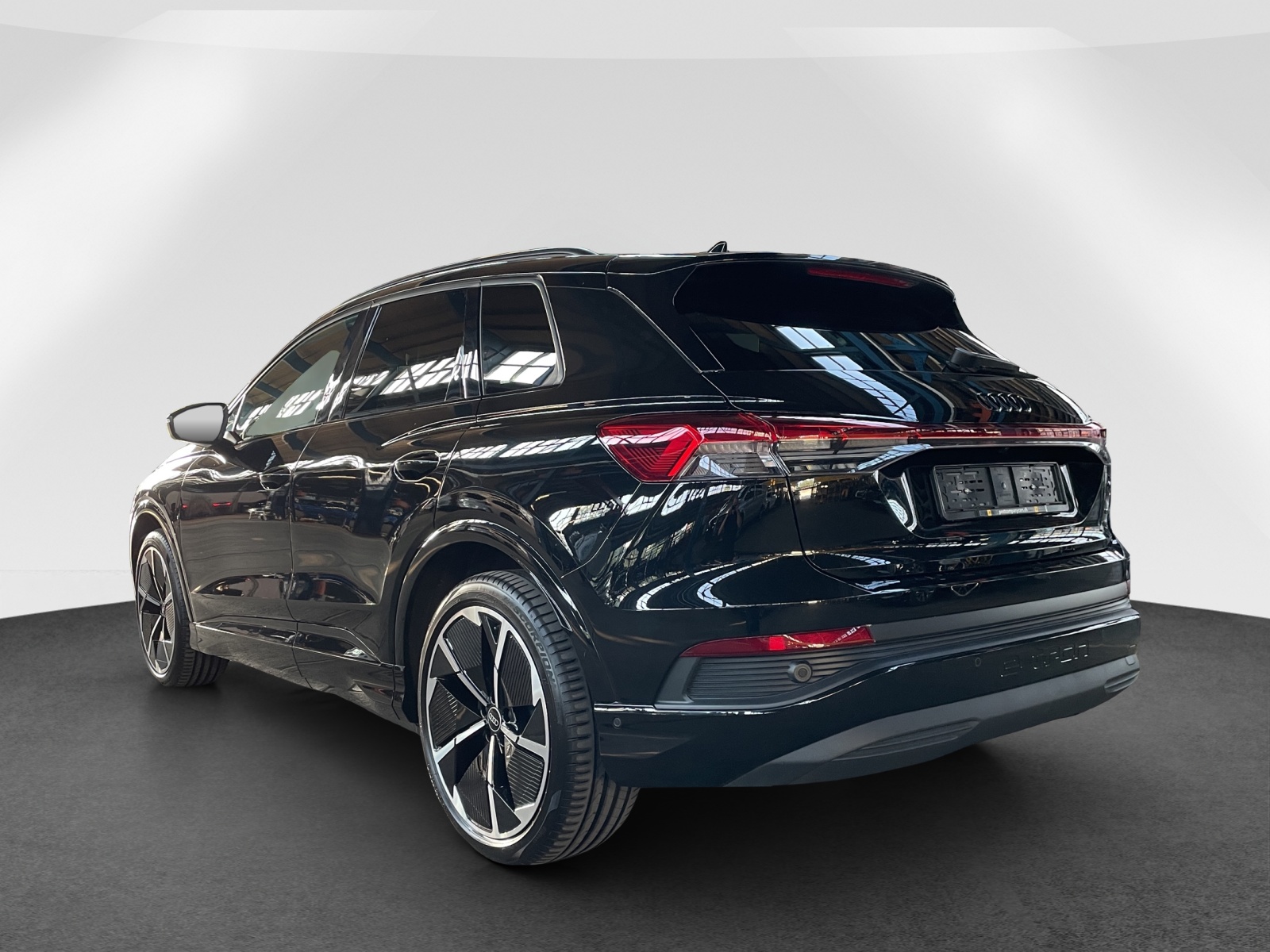 AUDI Q4 e-tron 50 quattro-image-3