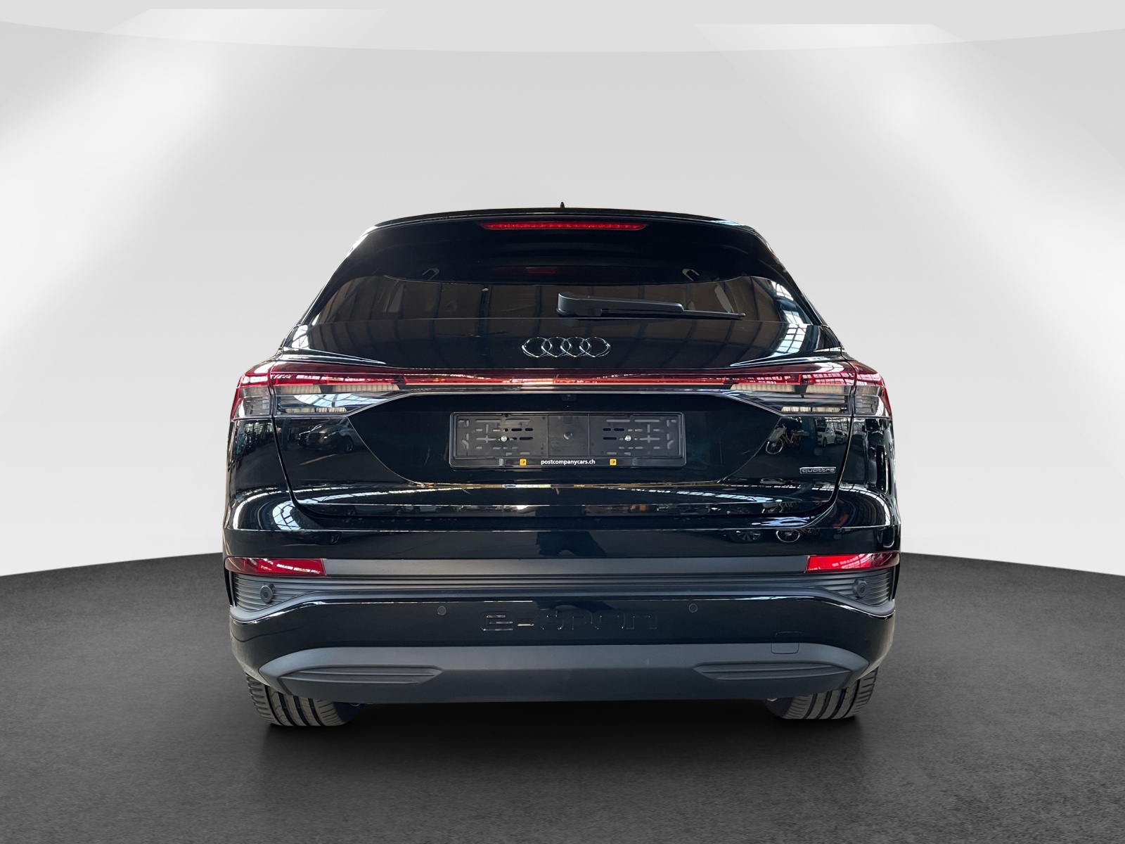 AUDI Q4 e-tron 50 quattro-image-4