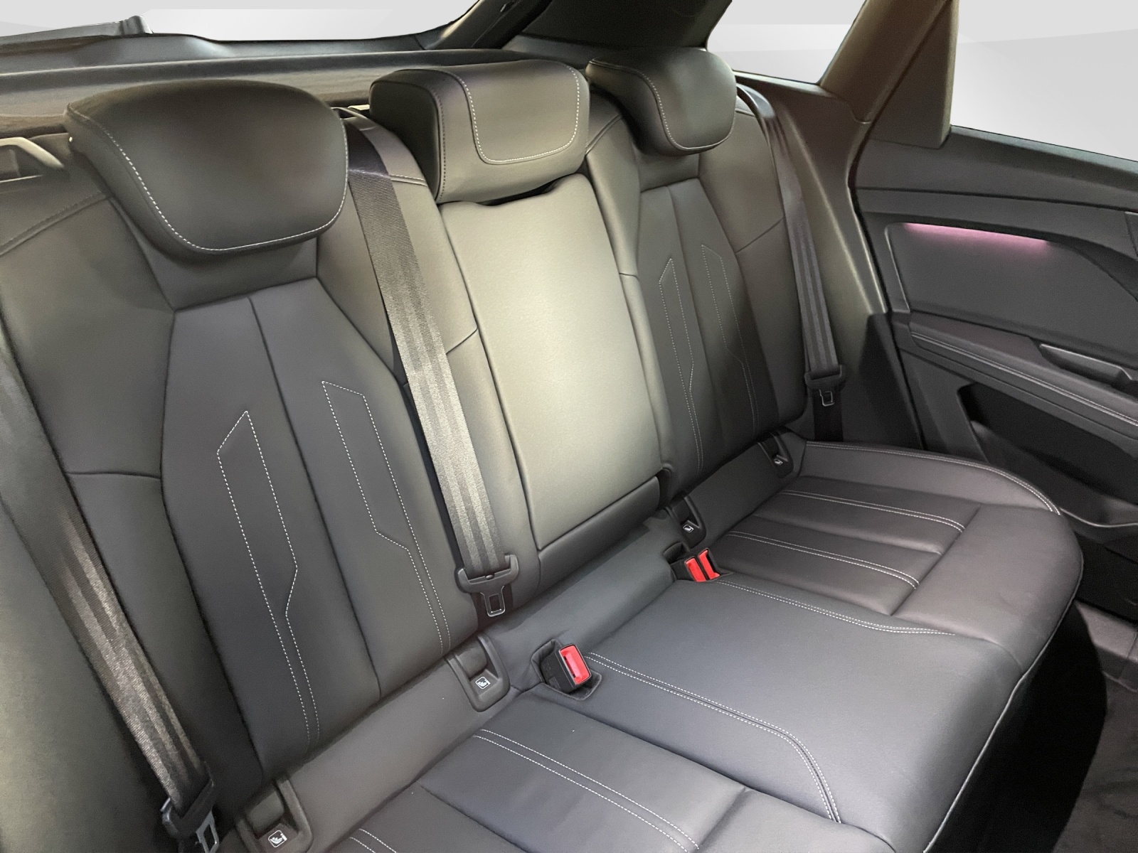 AUDI Q4 e-tron 50 quattro-image-9
