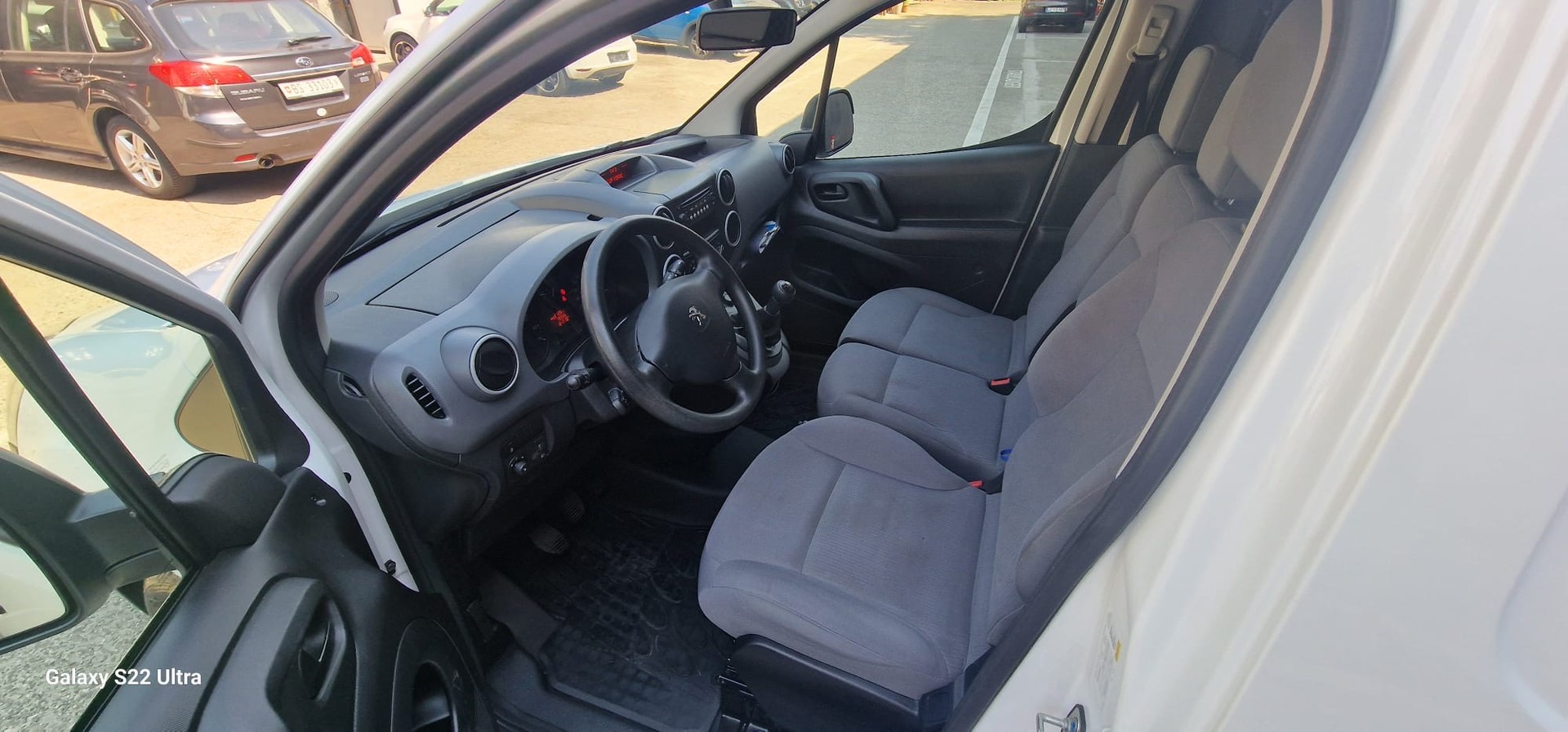 PEUGEOT Partner 1.6BlueHDI Allure-image-5