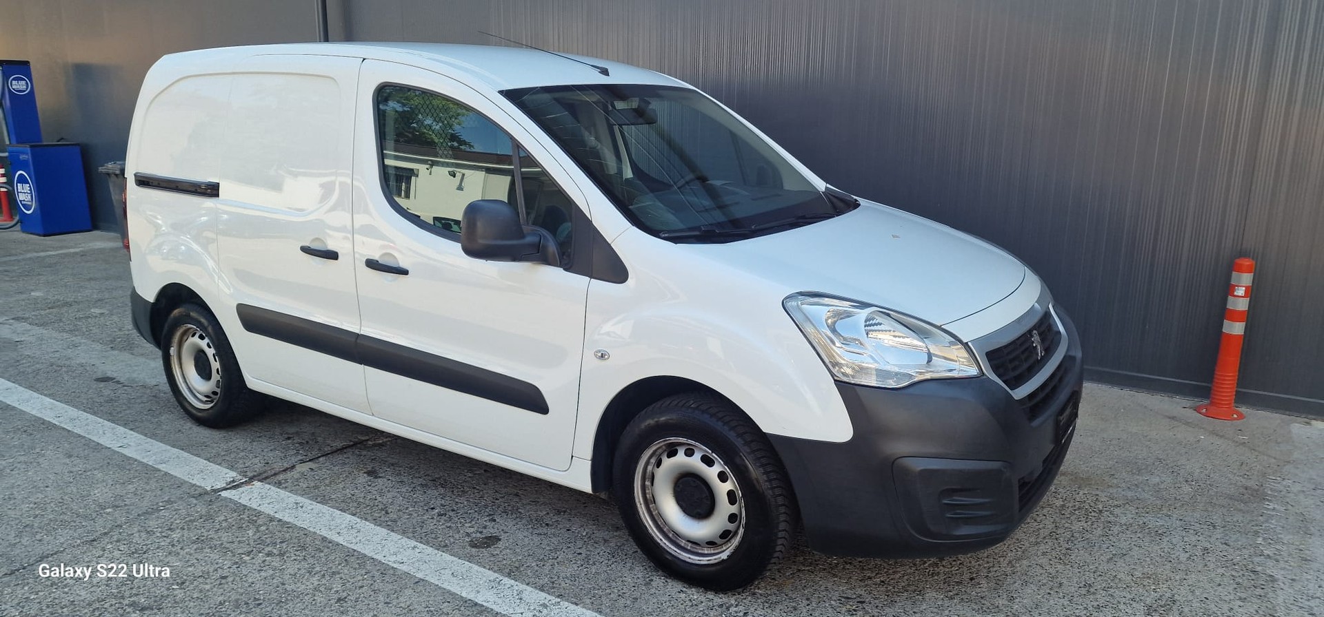PEUGEOT Partner 1.6BlueHDI Allure-image-11