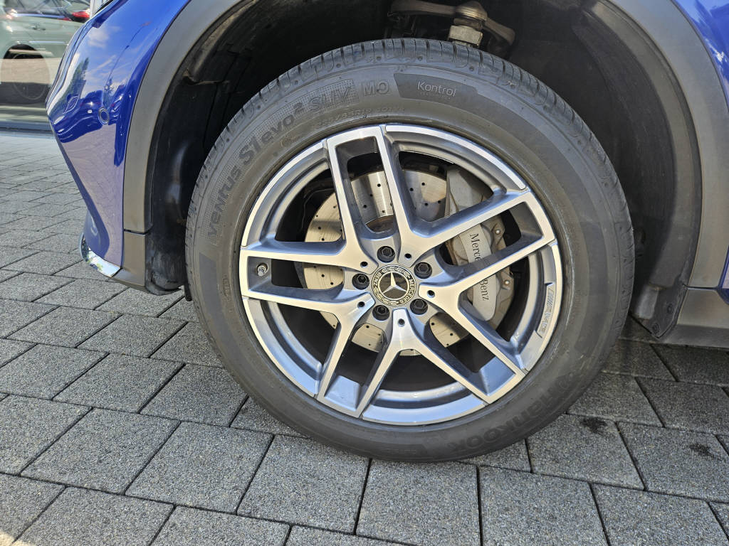 MERCEDES-BENZ GLC 350 e 4Matic Coupé AMG Line-image-7