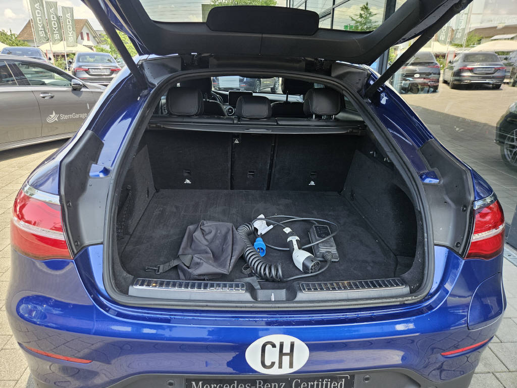 MERCEDES-BENZ GLC 350 e 4Matic Coupé AMG Line-image-3