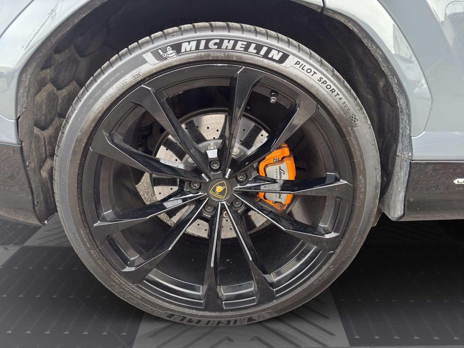 LAMBORGHINI Urus S-image-21